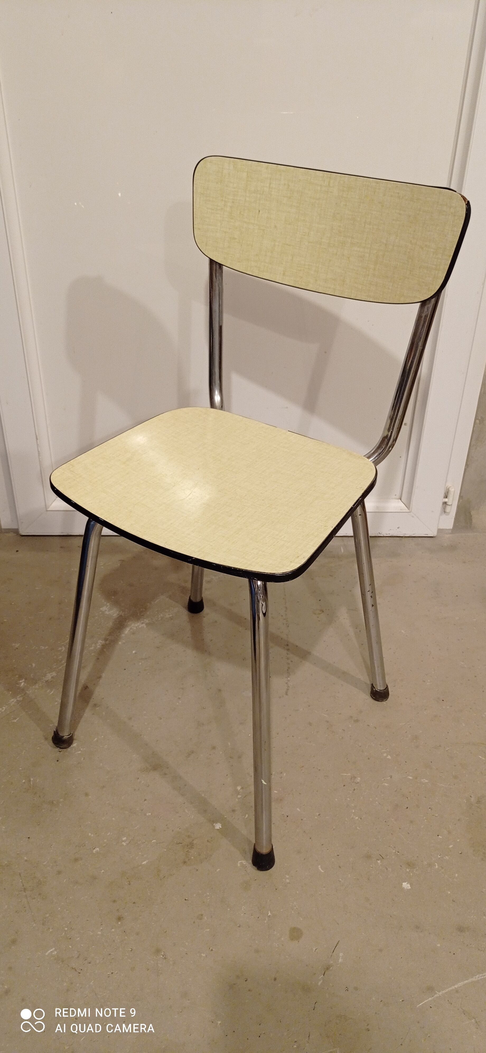 Chair anise formica