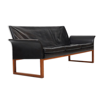 Canapé danois en teck et cuir noir vers 1960