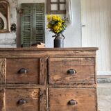 The workshop cabinet with 8 drawers.
