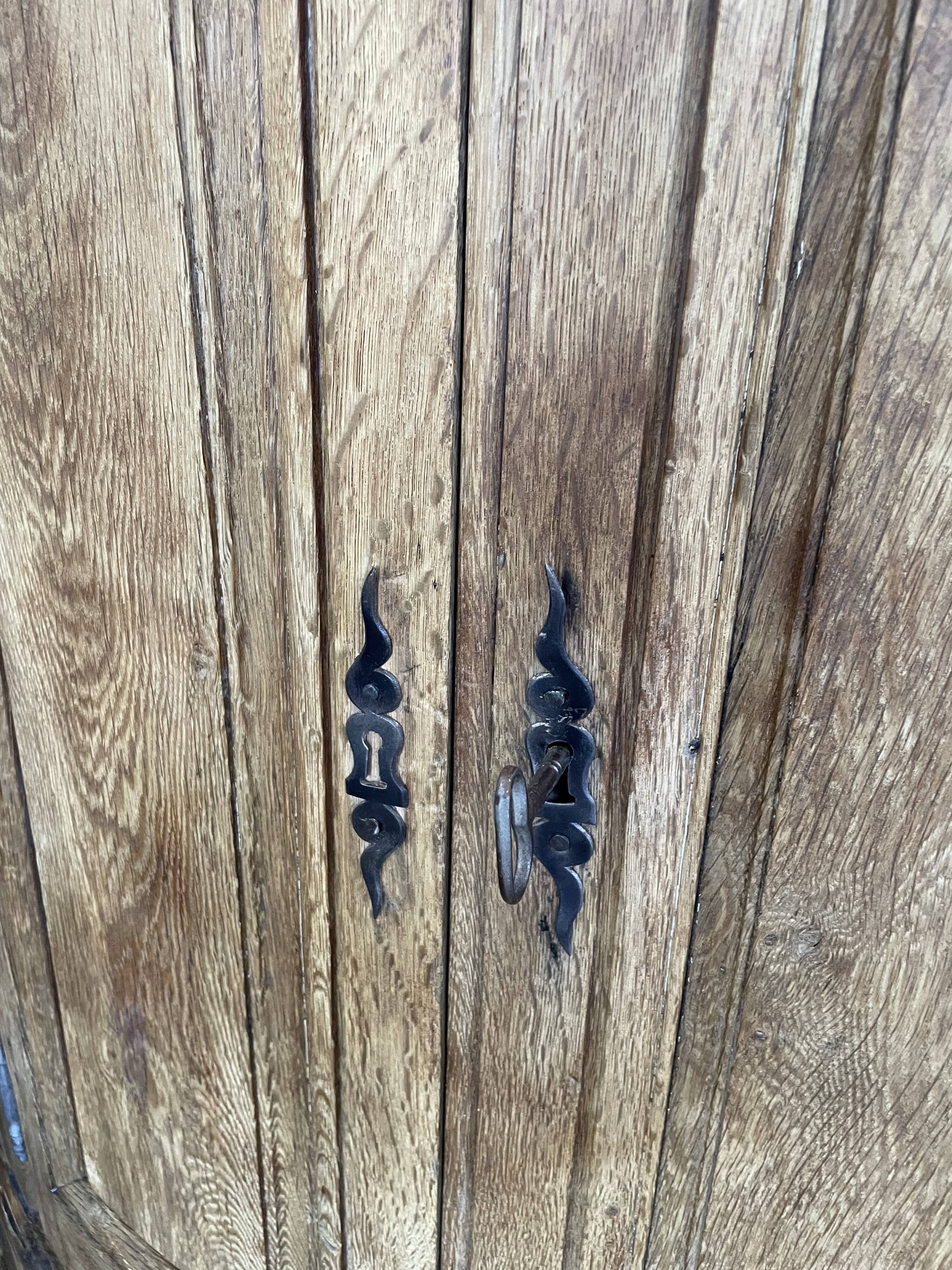Encoignure en chêne