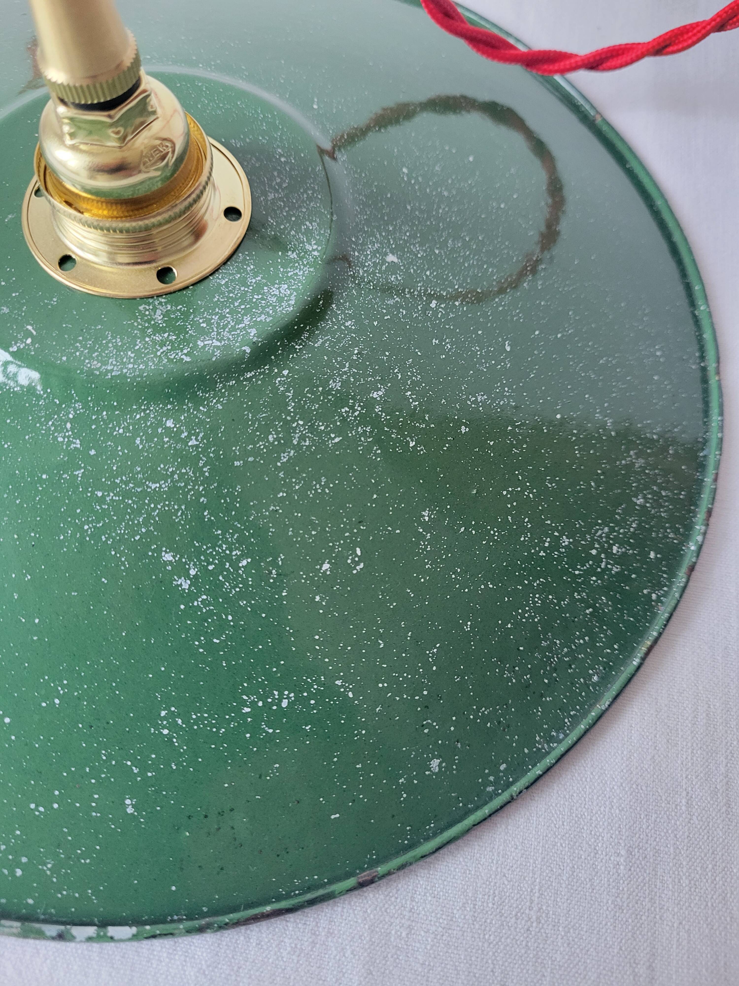 Enamelled sheet metal pendant light