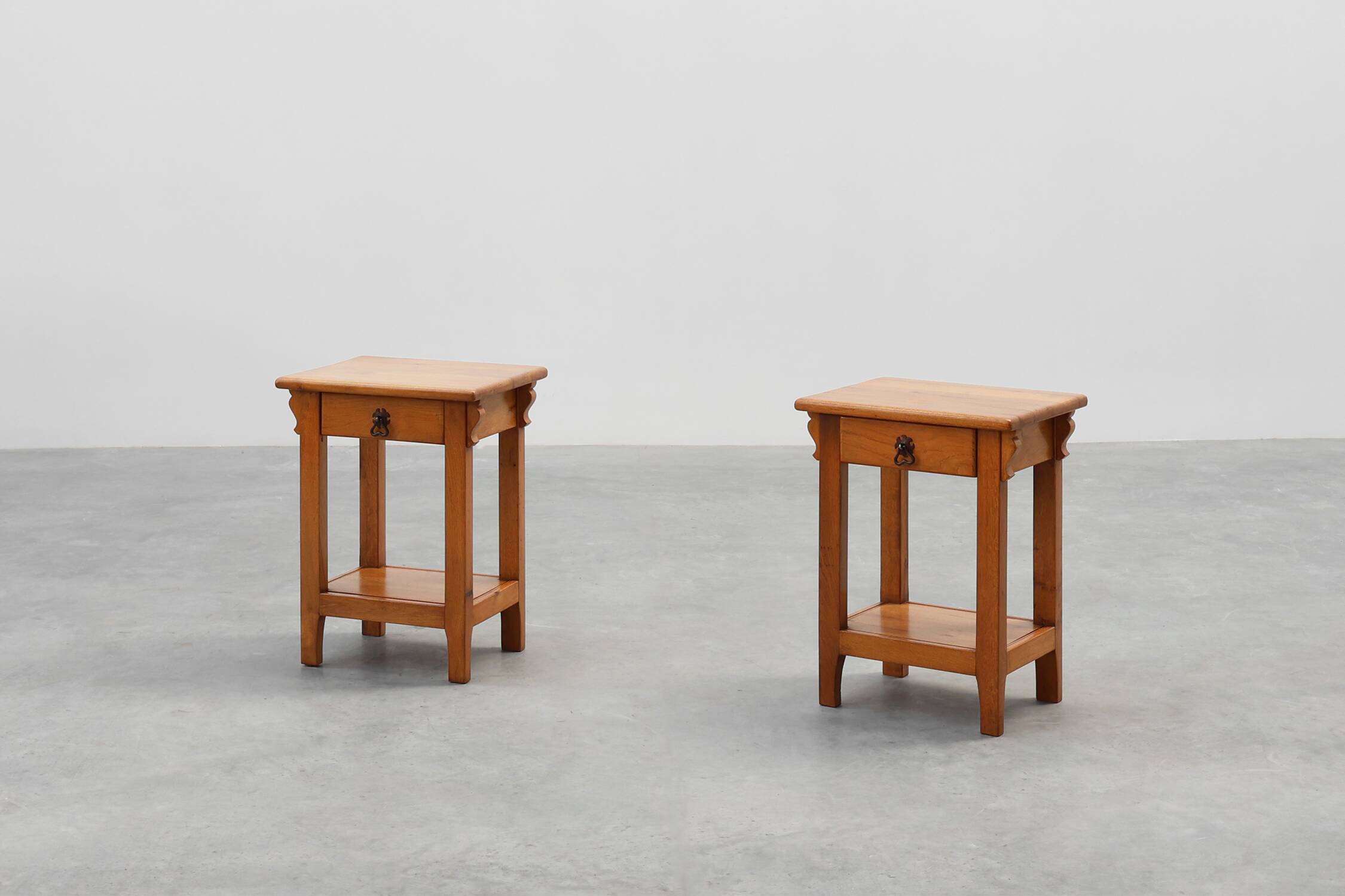 Set of 2 vintage nightstands in solid oak, France ca. 1960