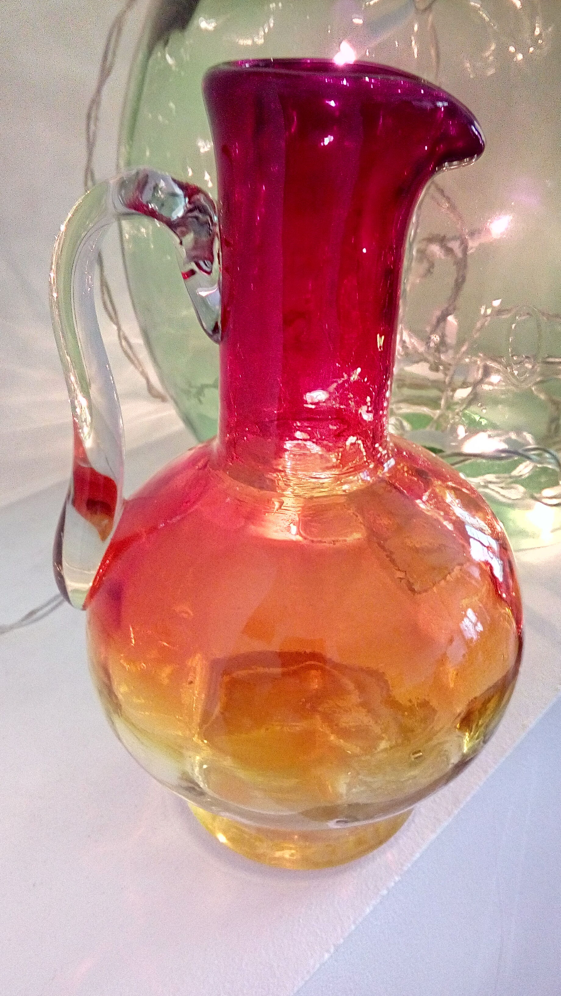 Pichet en verre coloré