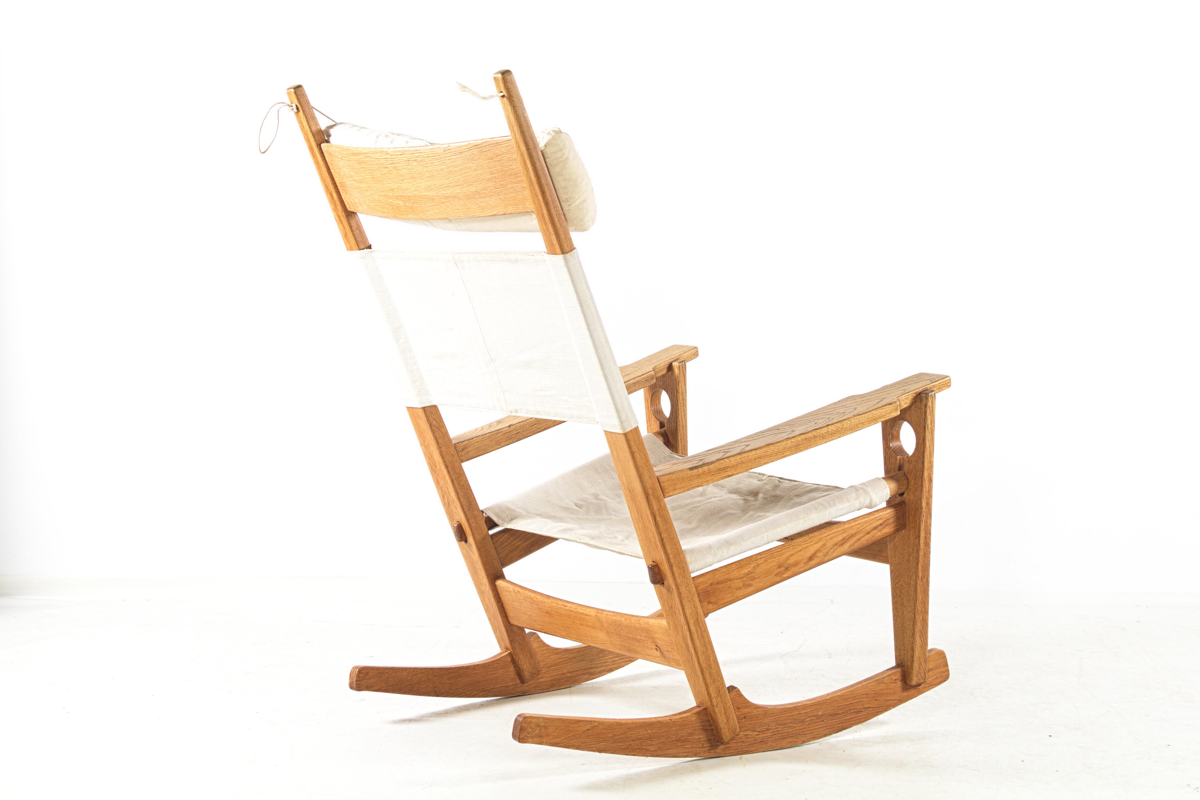 Swivel chair "keyhole Chair" by Hans J. Wegner for Getama