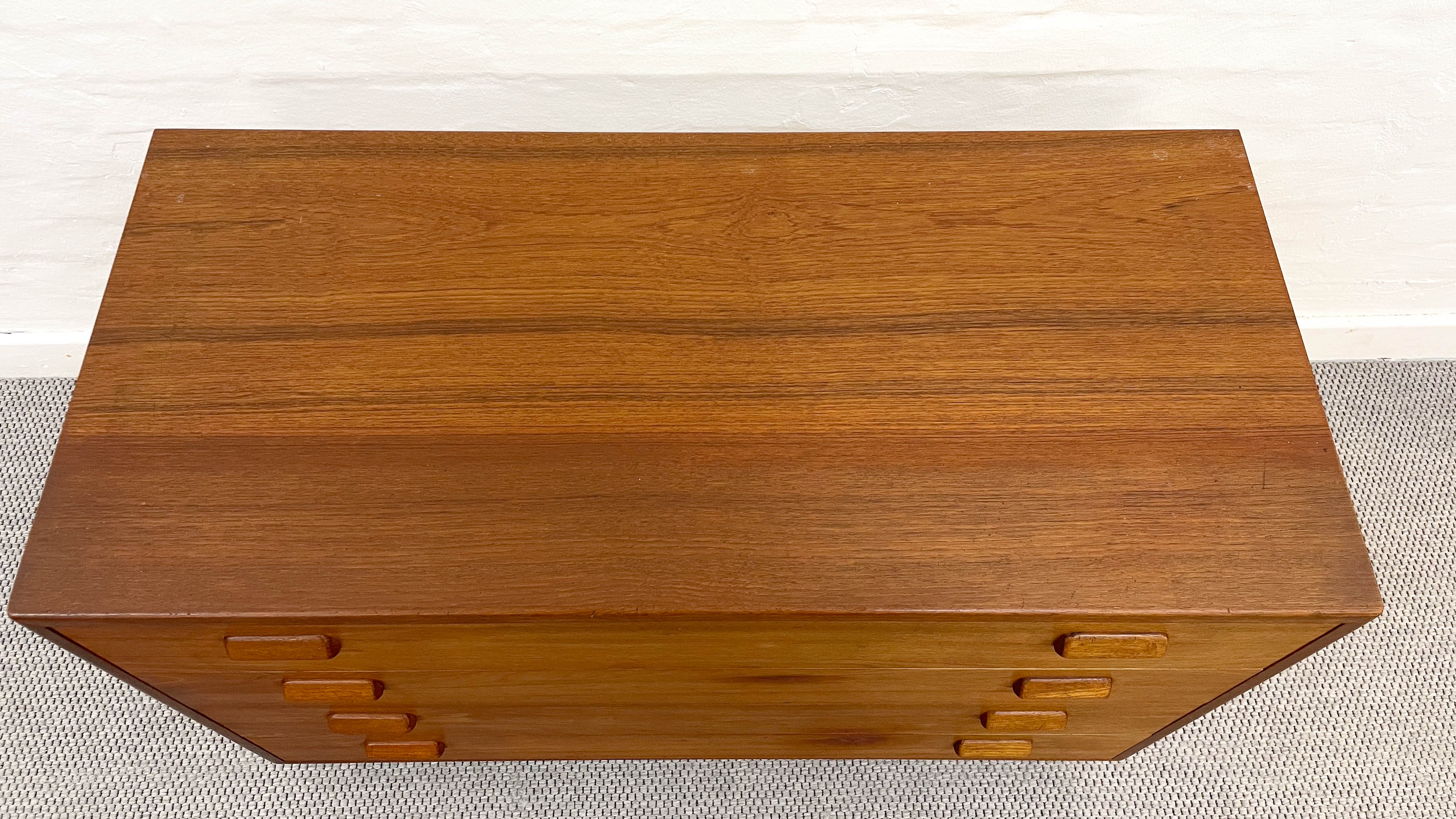 Borge Mogensen teak bookcase for Soborg Mobelfabrik, 1960s