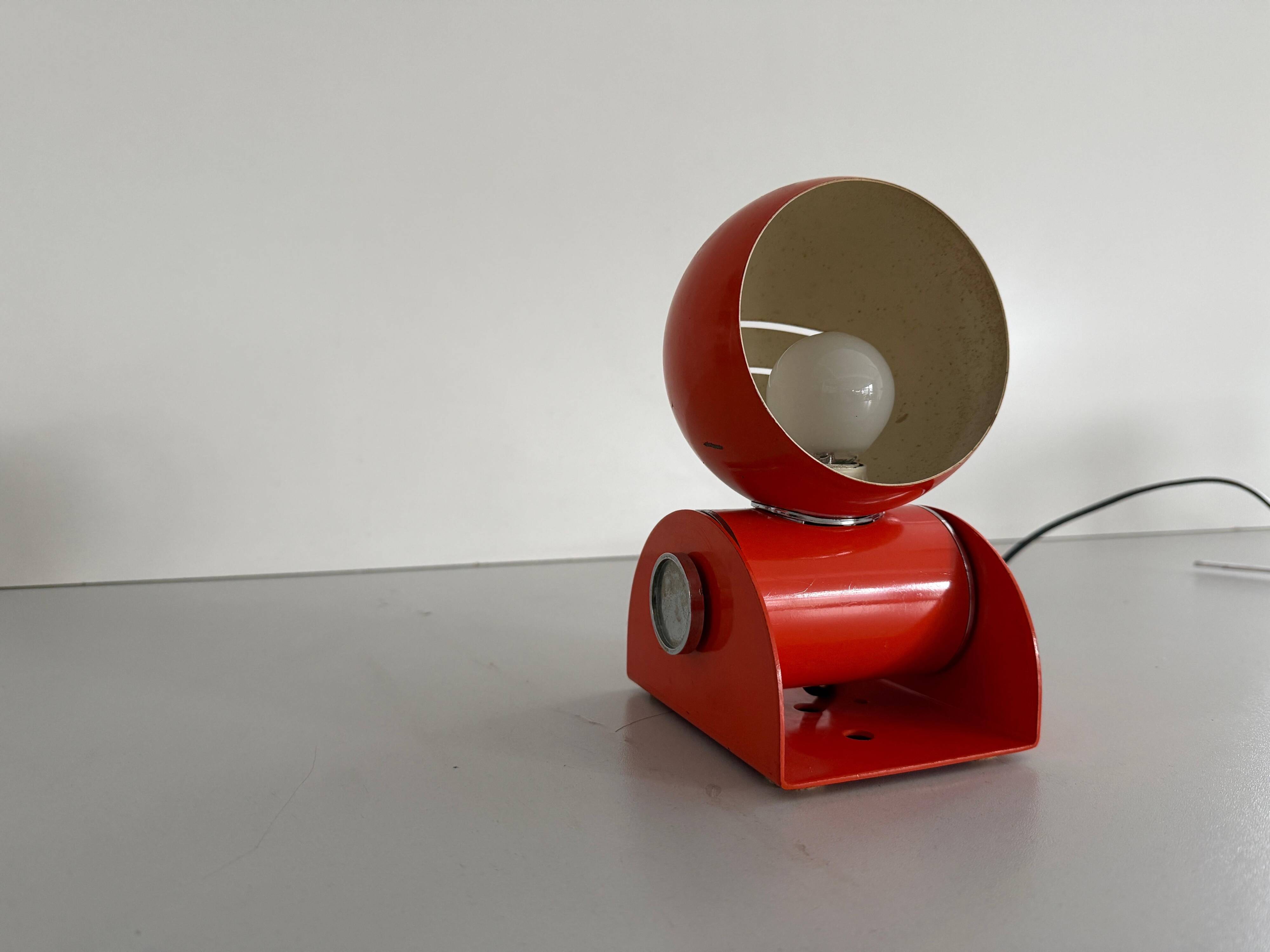 Lampe de table en métal NO AGE, années 1970, Italie