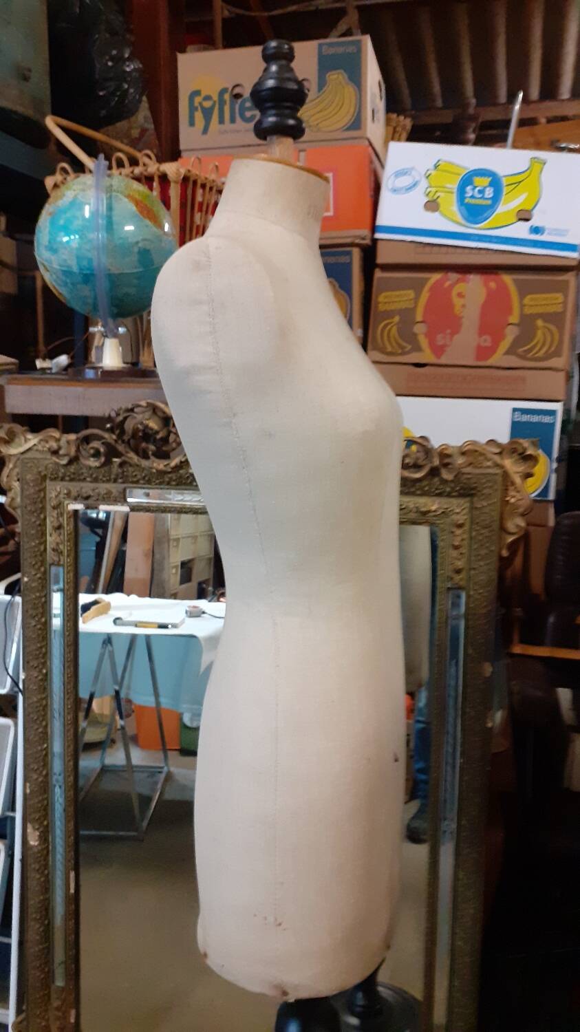 Sewing manequin