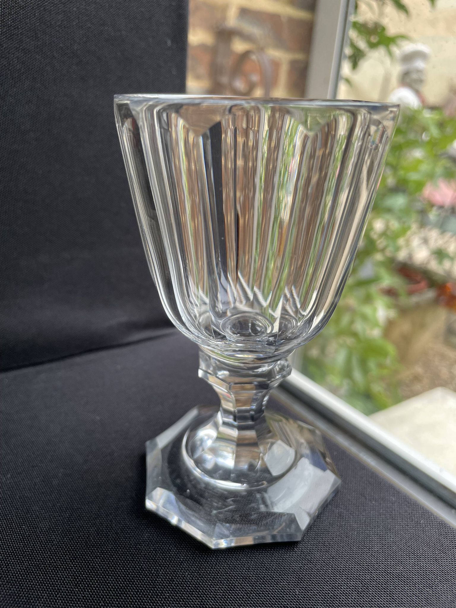 4 Verres à vin – Cristal fort taillé