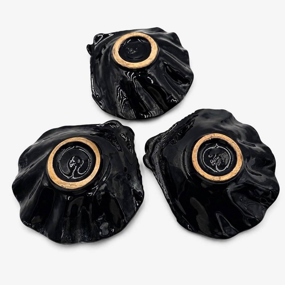 Set of three shell-shaped ceramic bowls from the 1950s/60s.