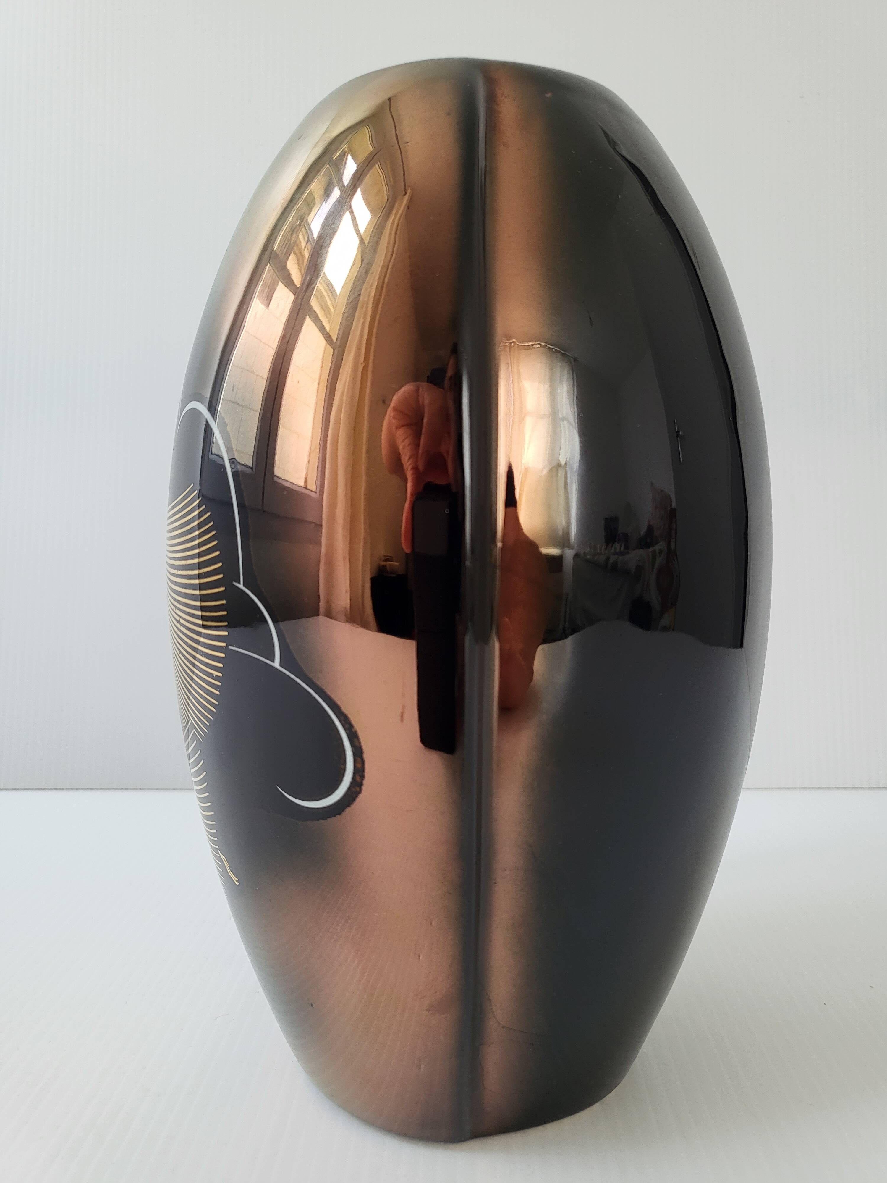 Vintage art deco vase with herons