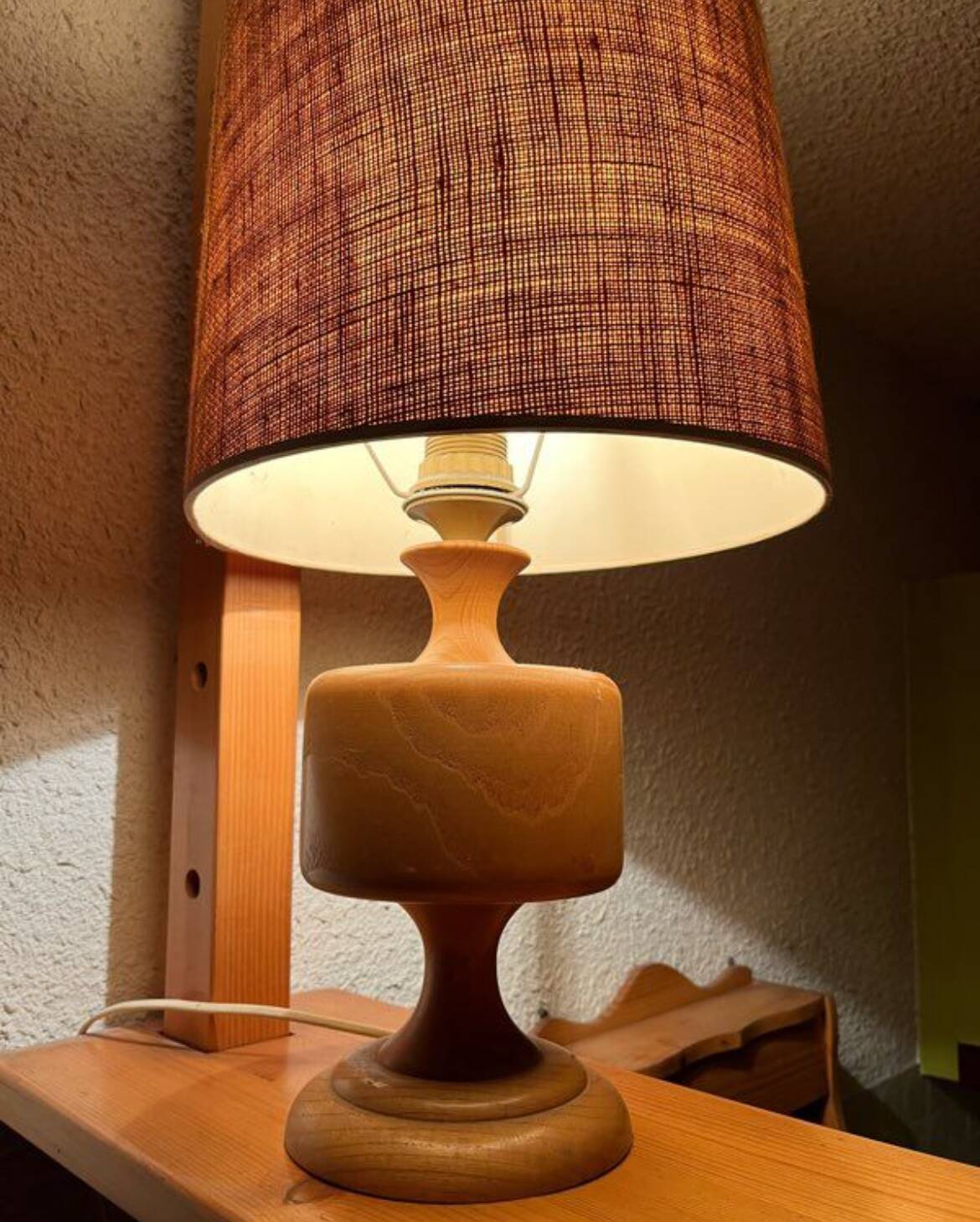 Vintage turned wood lamp – 70s chalet style