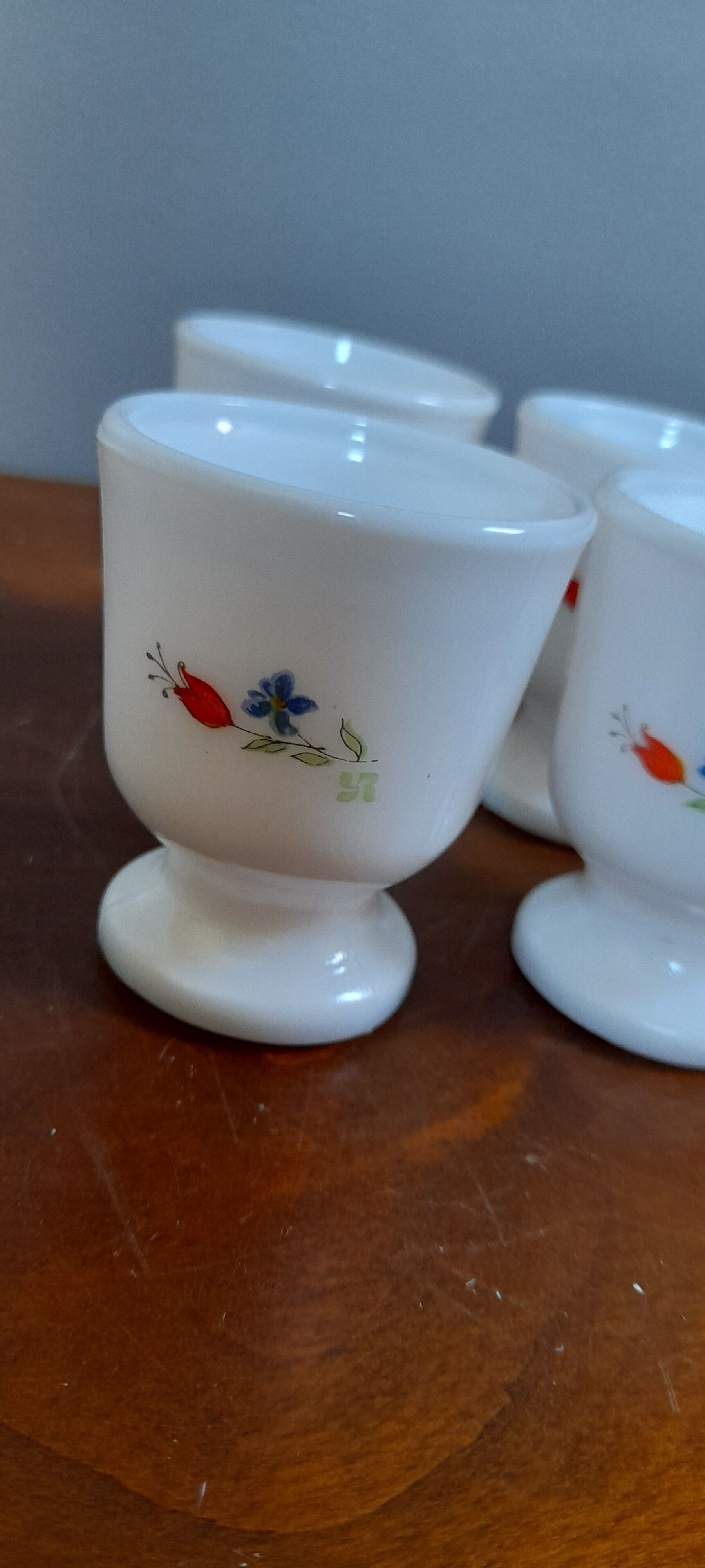 Coquetier glass arcopal france floral décor 70s - vintage