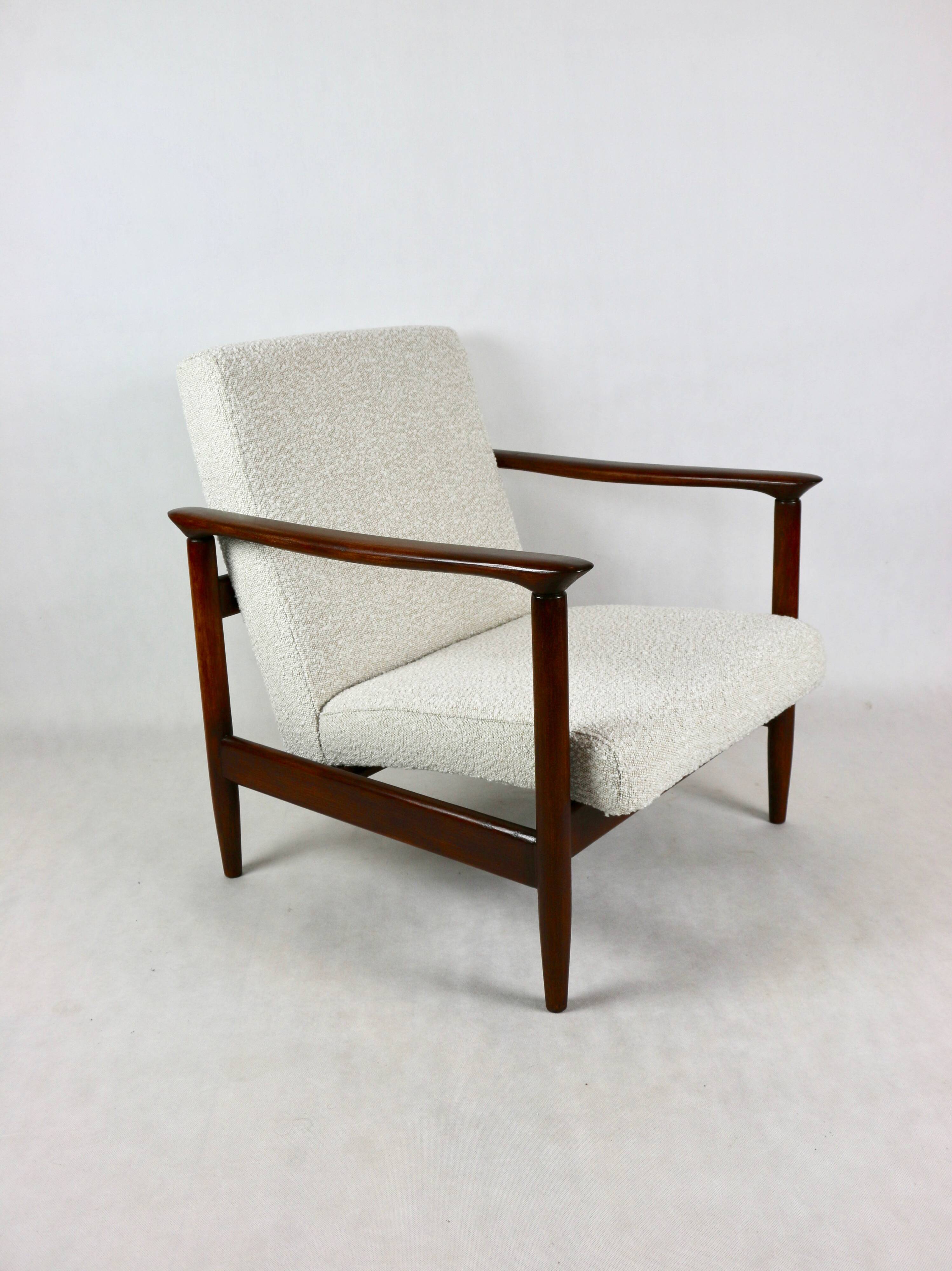 Fauteuil Boucle GFM-142 en ivoire blanc attribué à Edmund Homa, années 1970