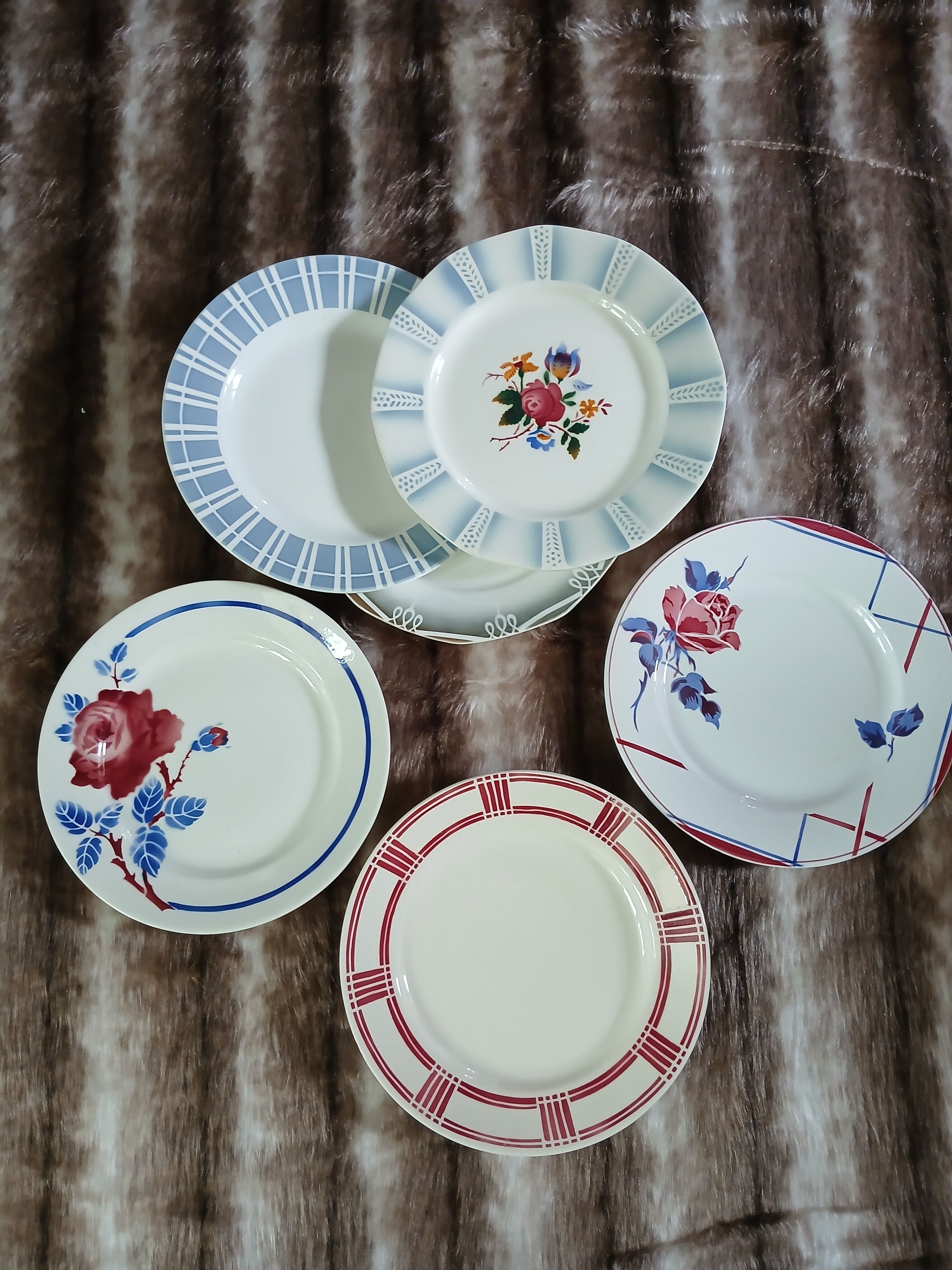 6 mismatched antique dinner plates