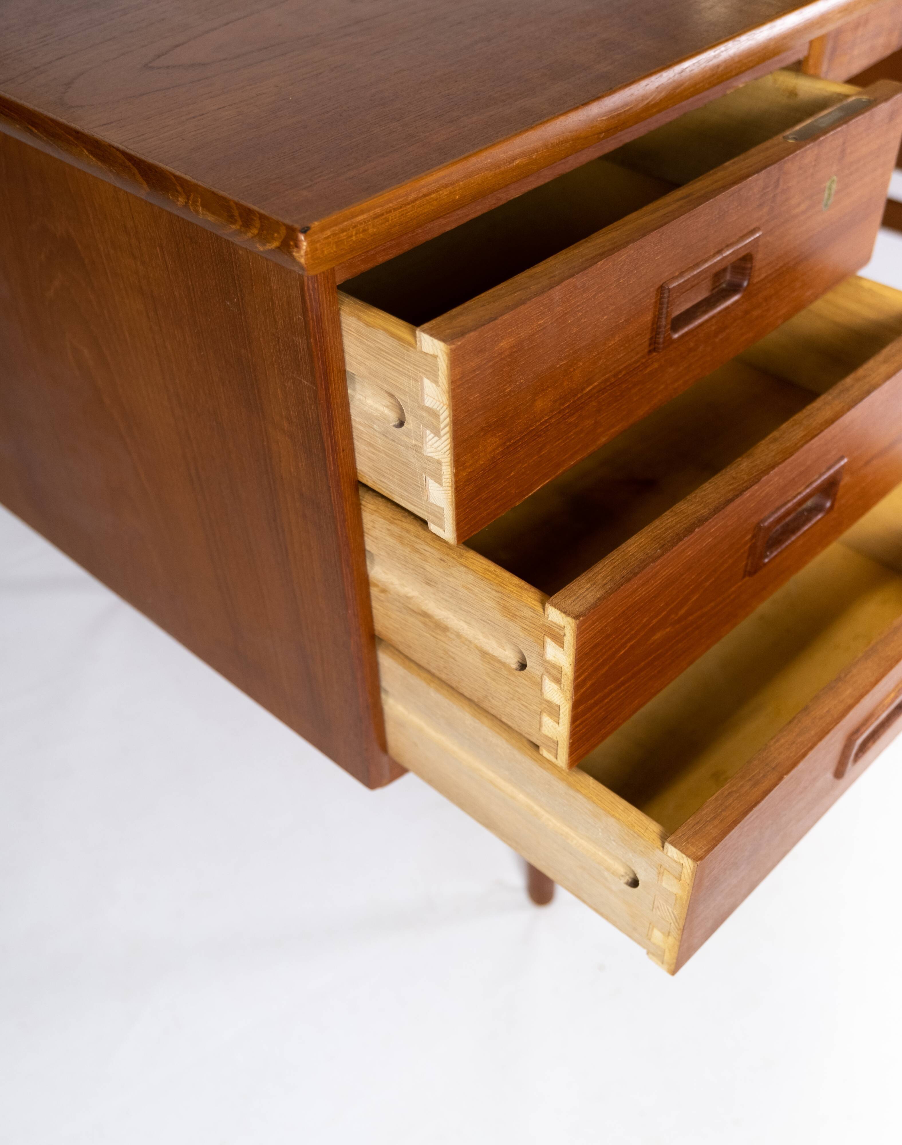Bureau en teck de design danois des années 1960