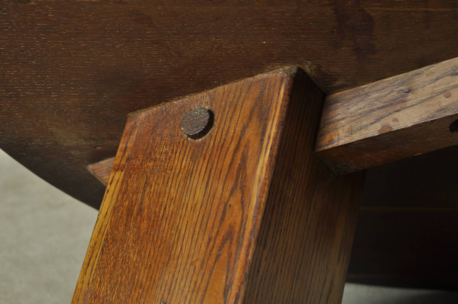BRUTALIST / massive oak round coffee table / 1970s
