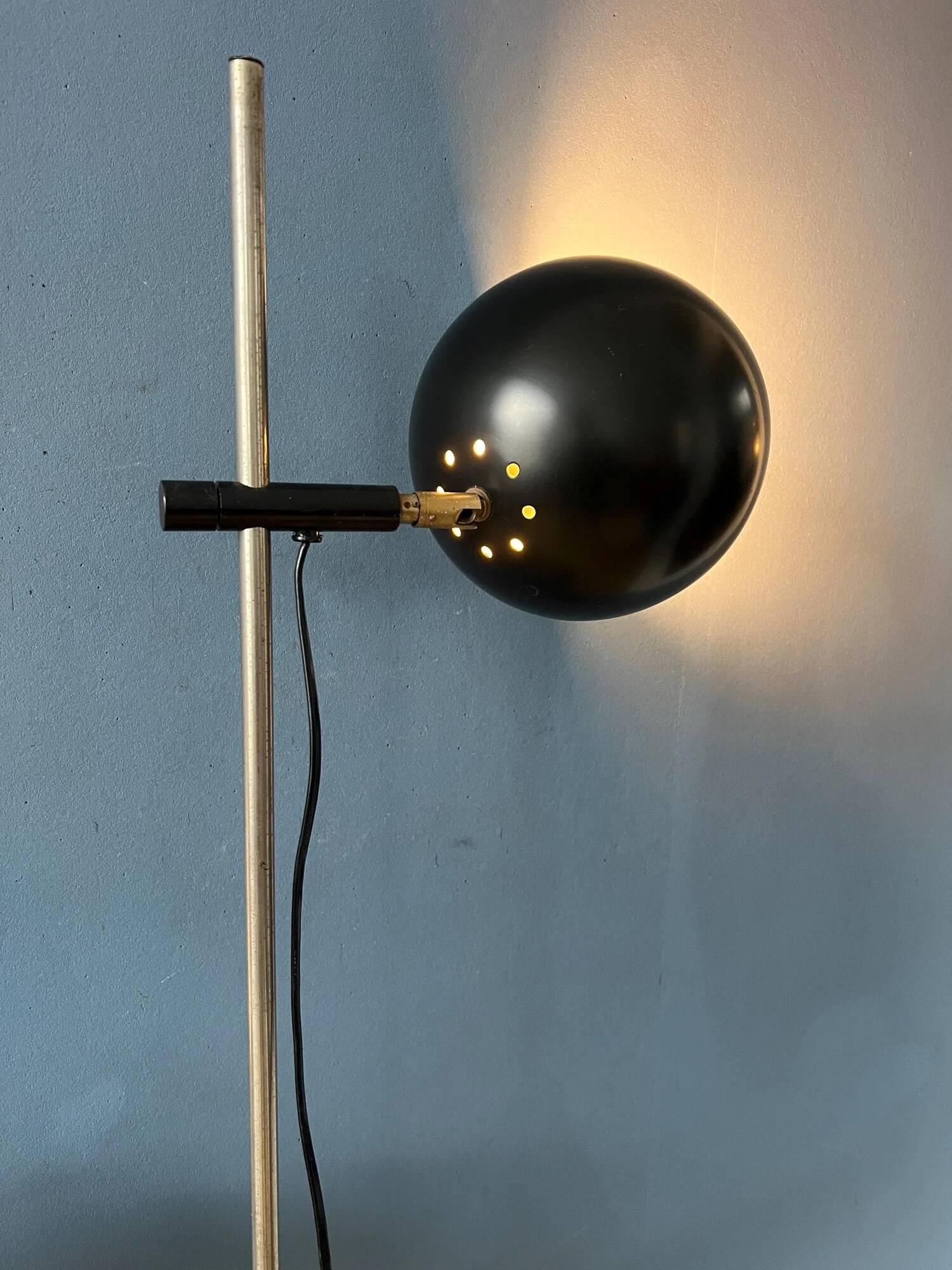 Lampadaire vintage en forme d'œil noir du milieu du siècle