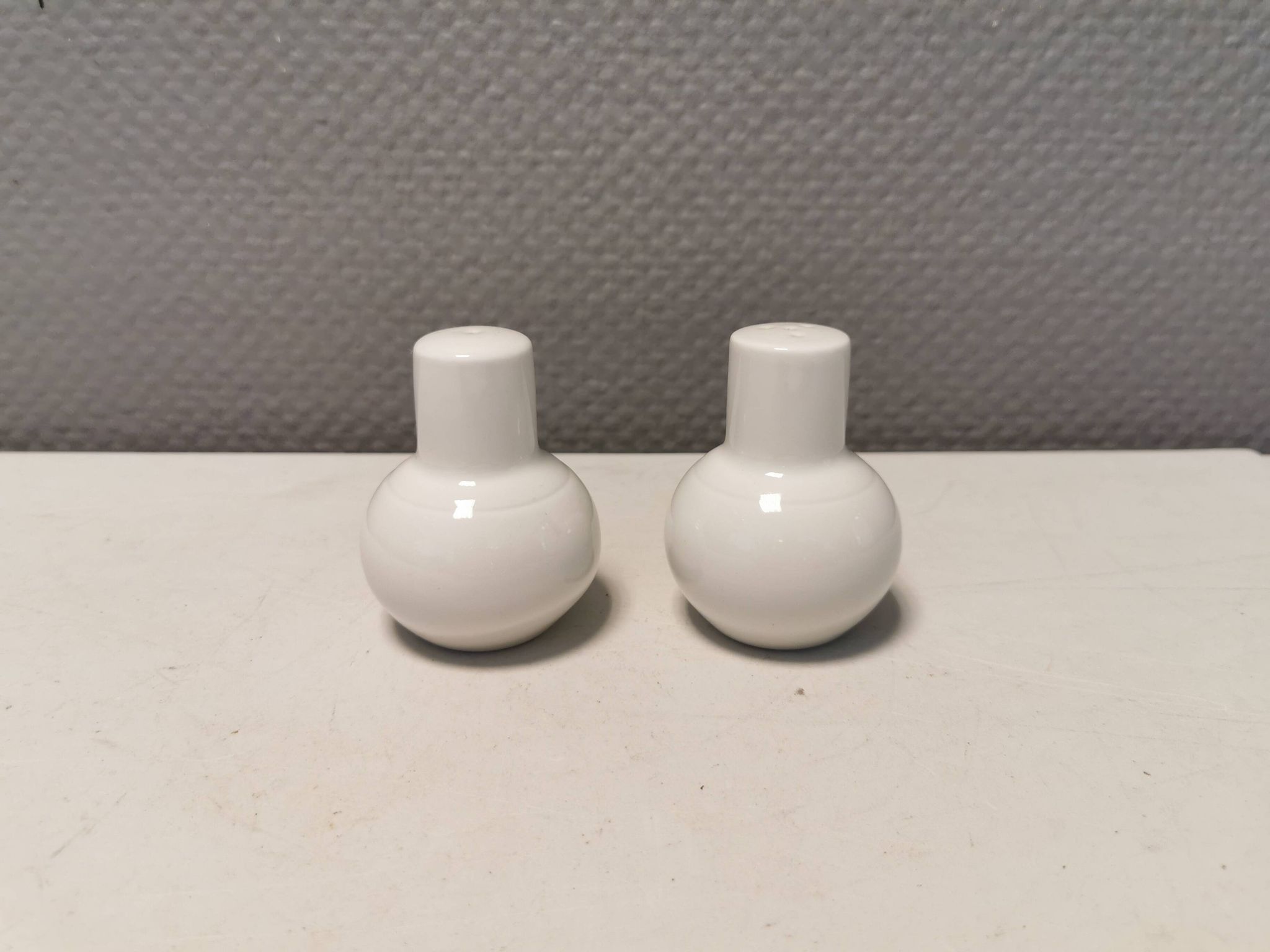 Bing and Grondahl (B&G) Salt and Pepper set No 531/541 model Casablanca estimated 1950s Denmark.