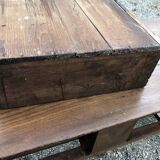 Table de ferme ancienne à gibiers en châtaignier massif à 2 tiroirs et une tirette.