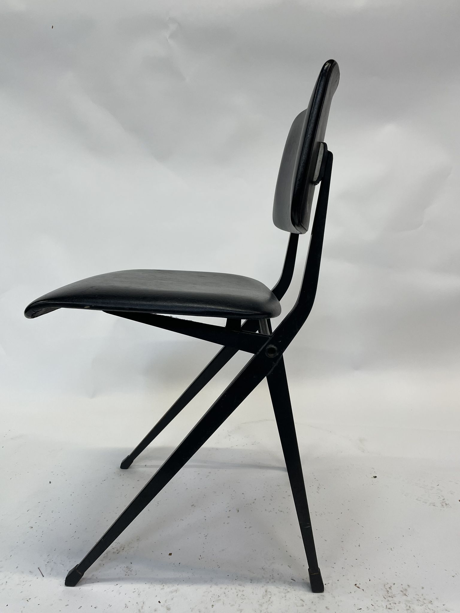 Mid Century Spin Chair 102 Ynske Kooistra for Marko Holland in Black