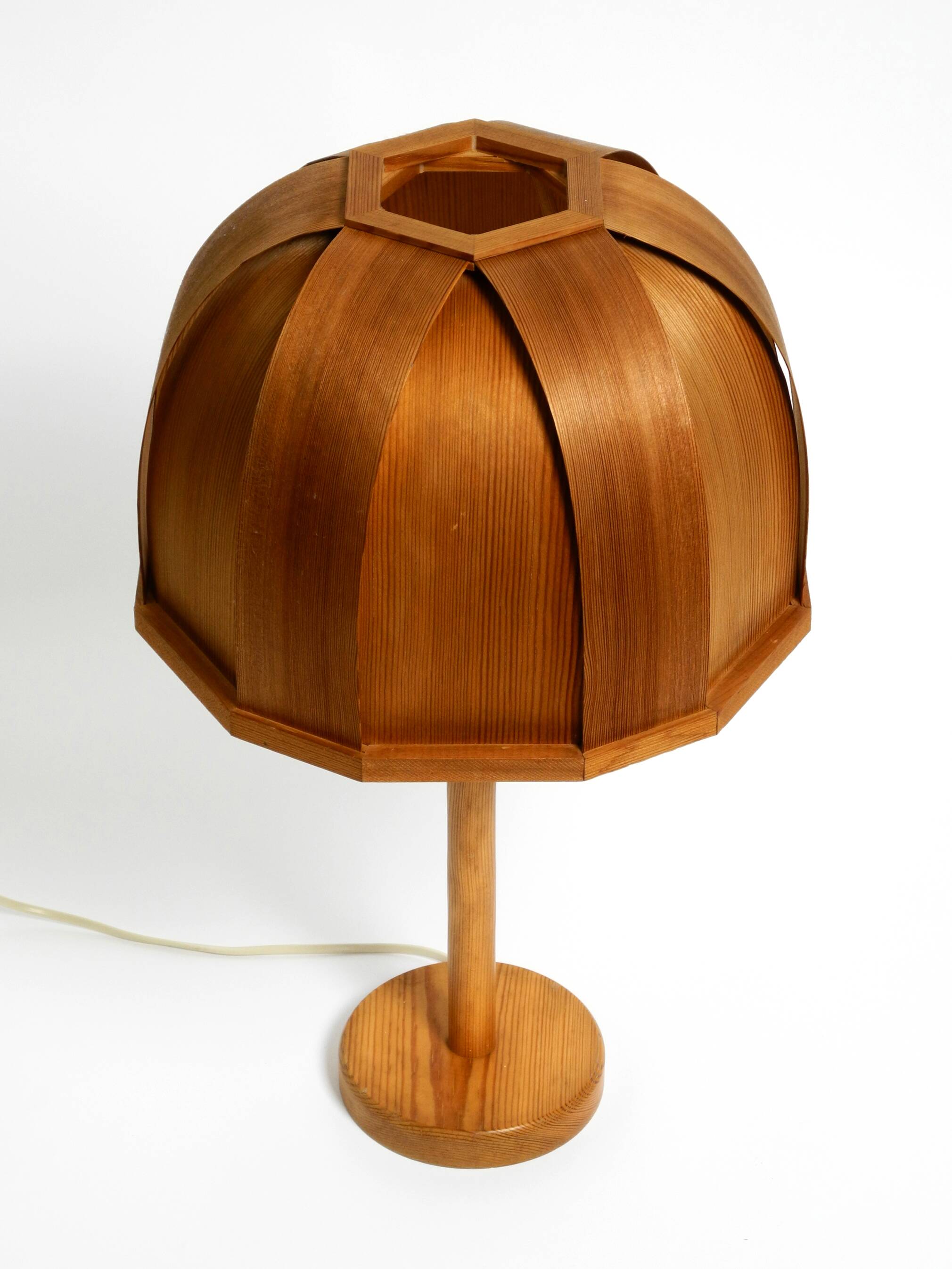 1970s Swedish pine bent veneer table lamp by GB Solbackens Svarveri