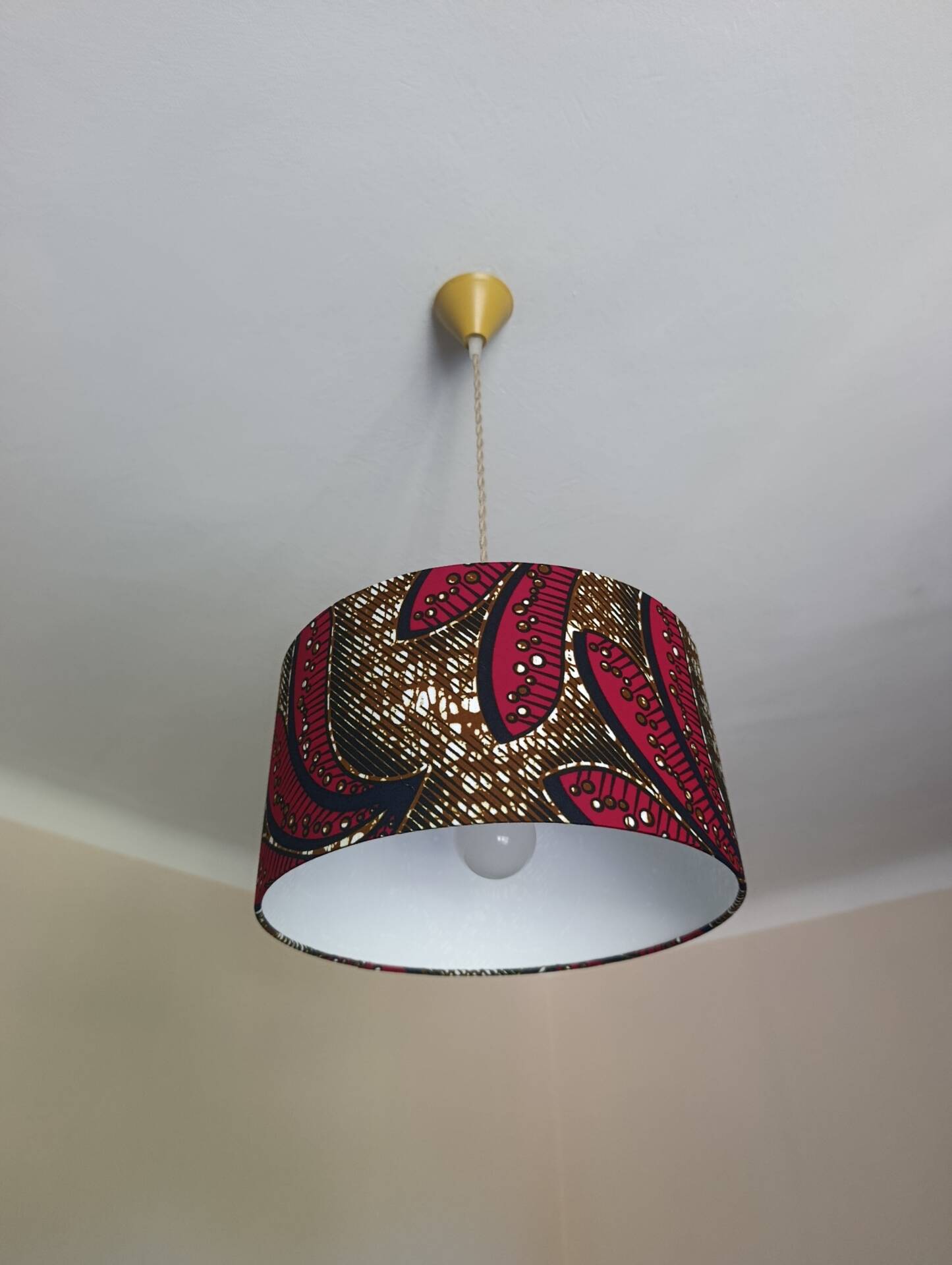 Lampshade / fabric suspension with ethnic printed wax