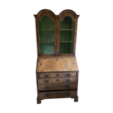 English secretary with library