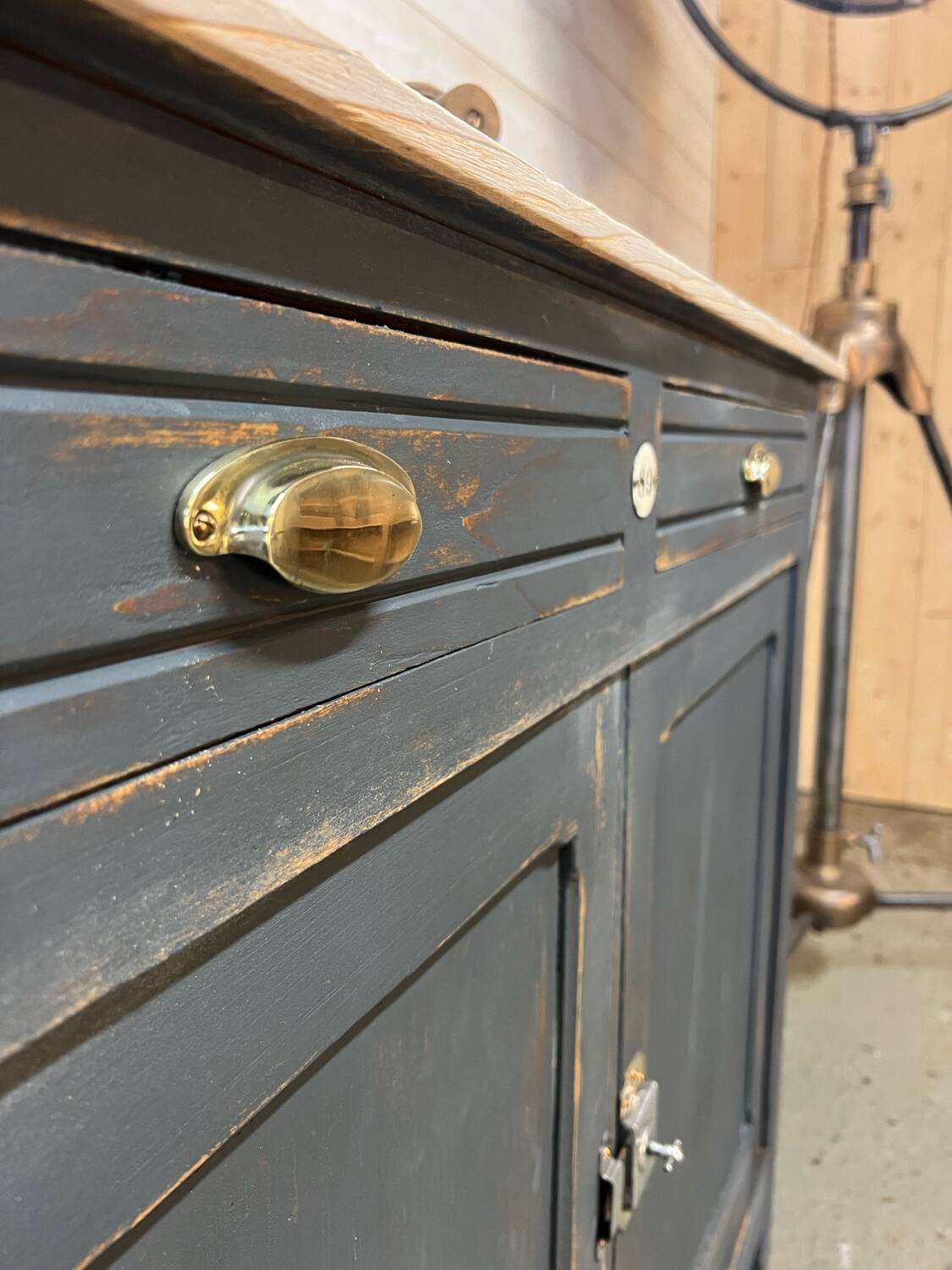 Black Parisian workshop buffet