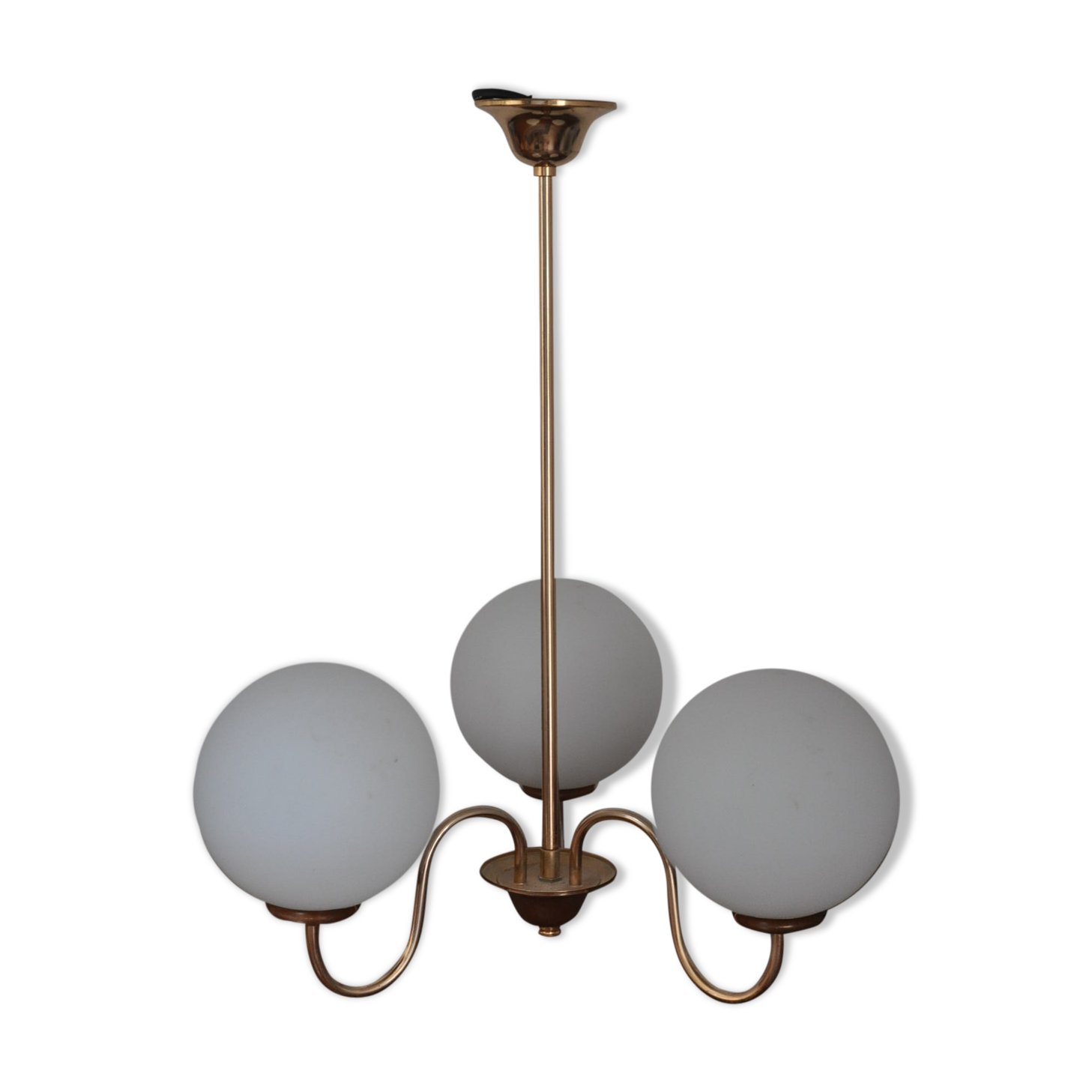 Brass and opaline luster