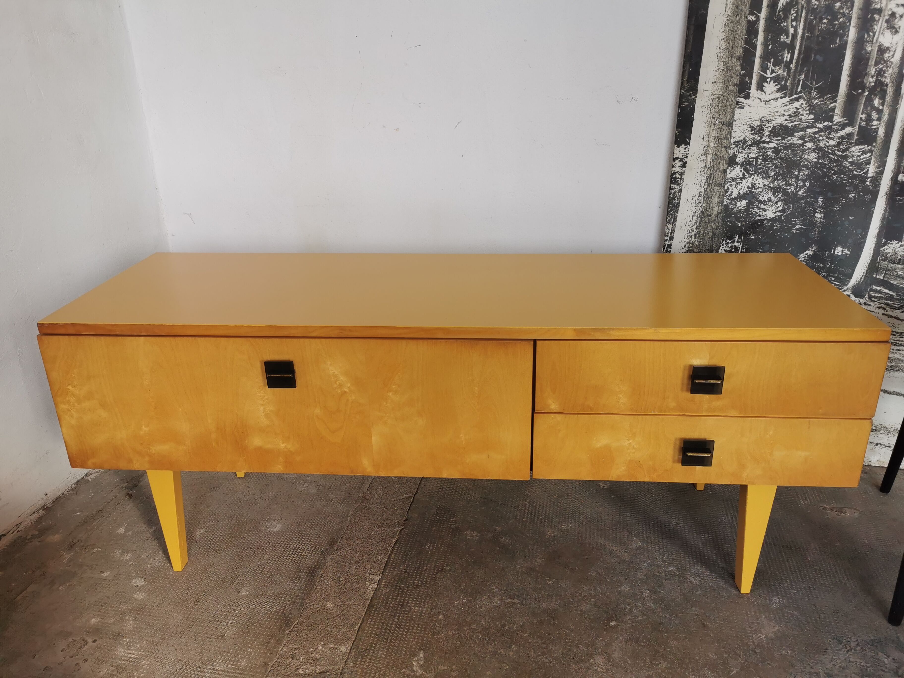 Vintage bass row 1970