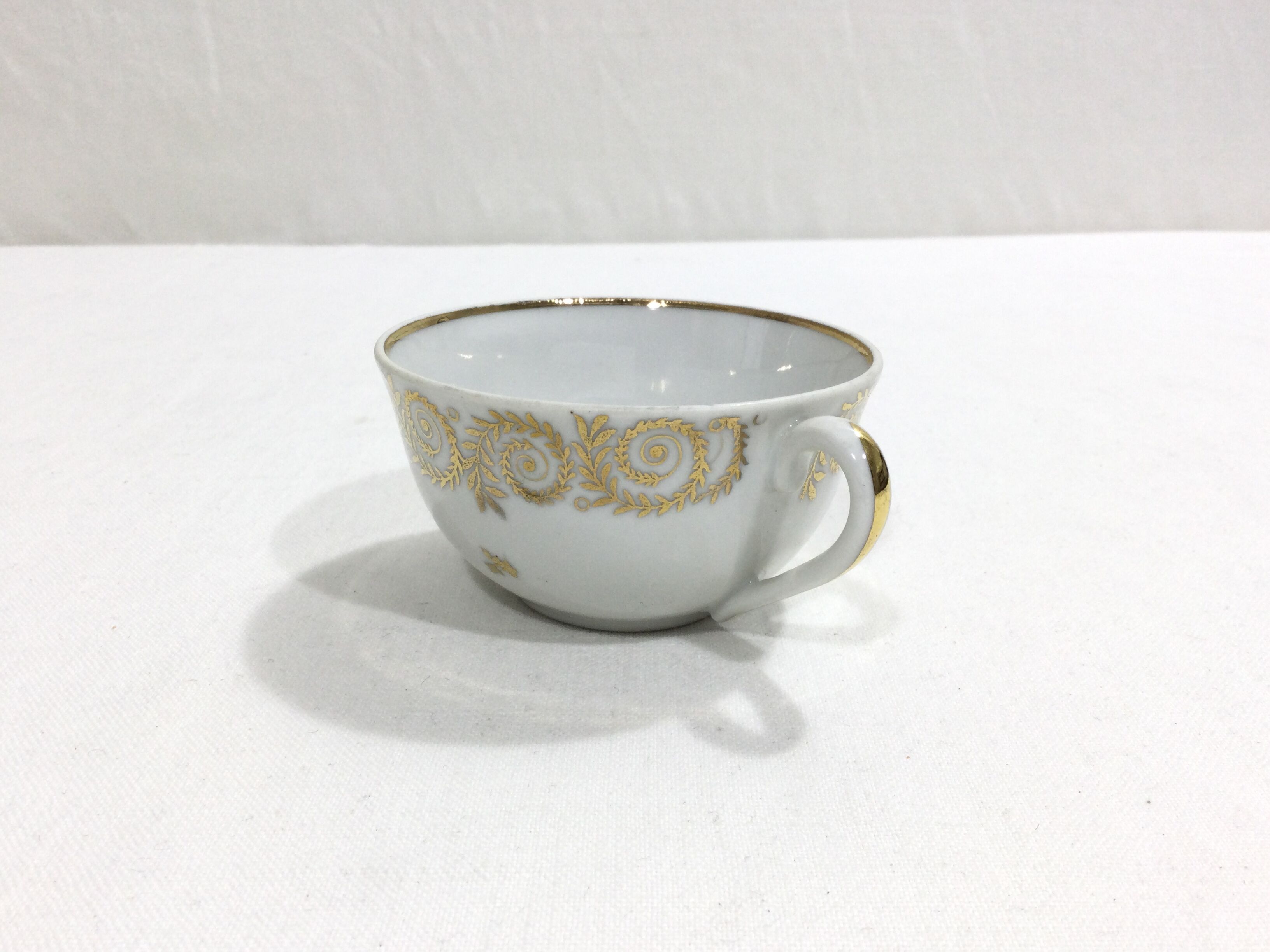 Be Reynolds - Limoges Porcelain tea set