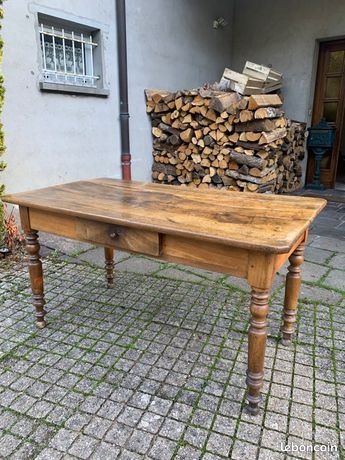Farmhouse table