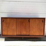 Sliding-door sideboard
