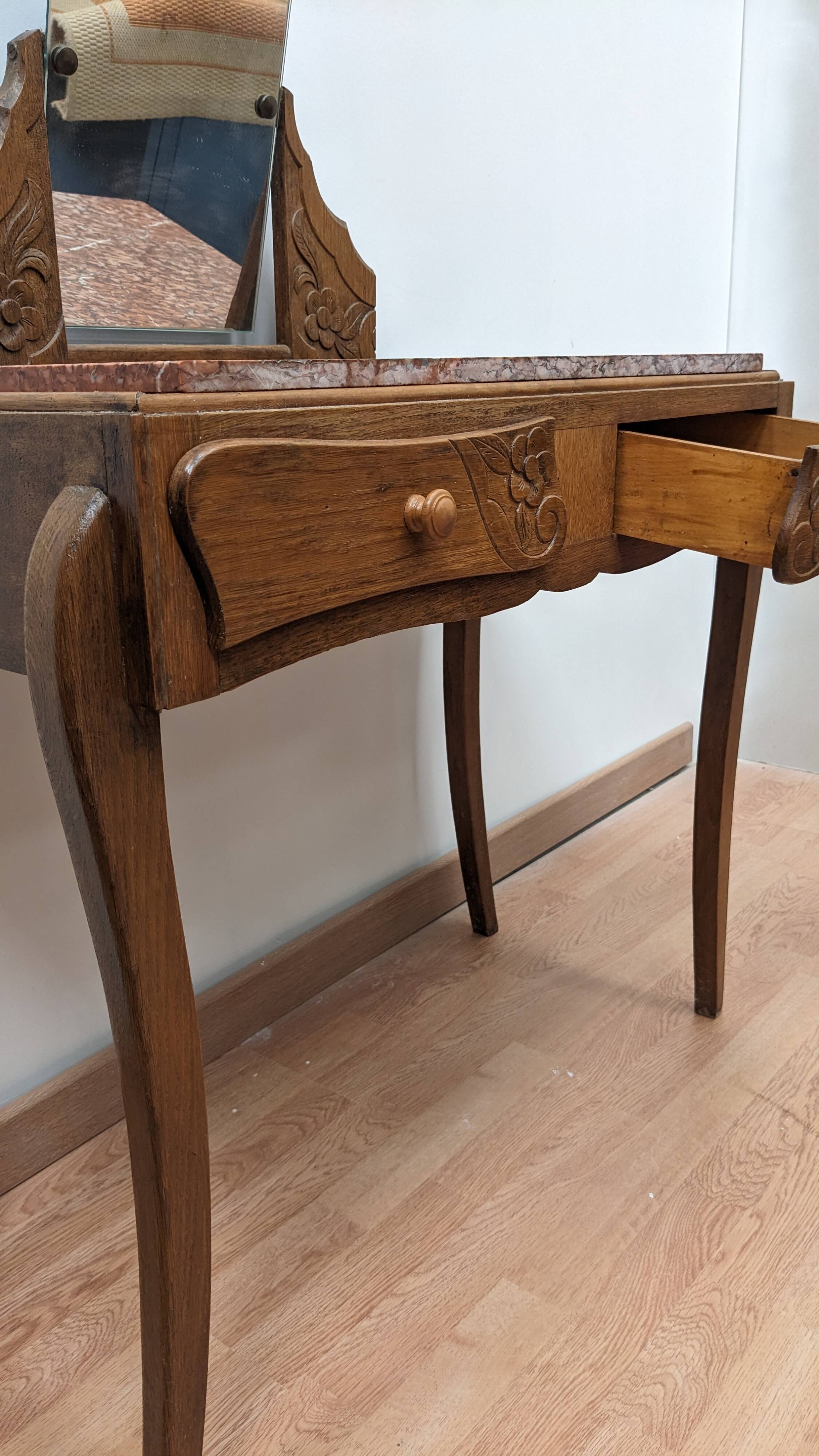 Art deco dressing table