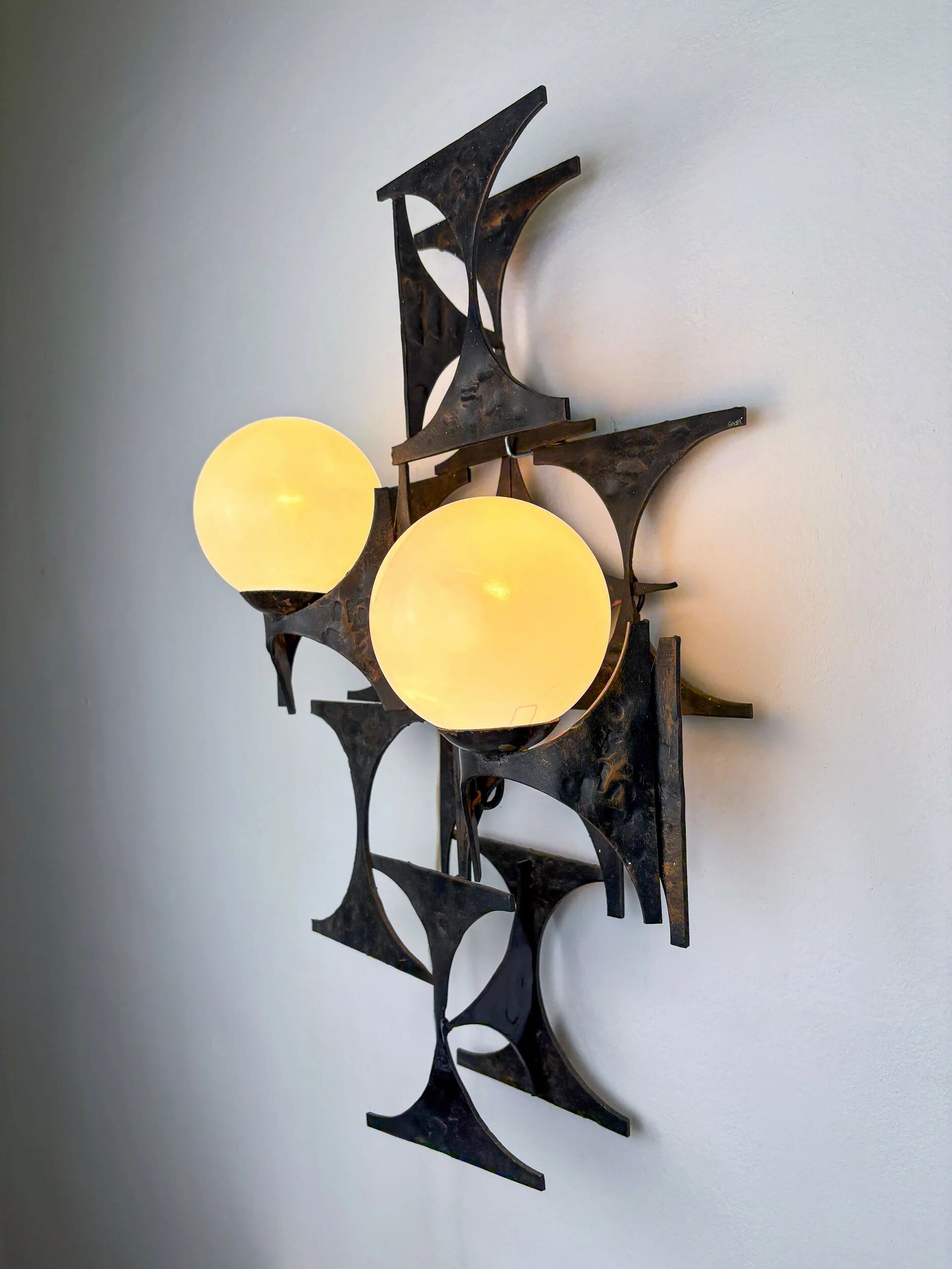 Large brutalist & sculptural wall light by Marc Weinstein, Germany, 1960s