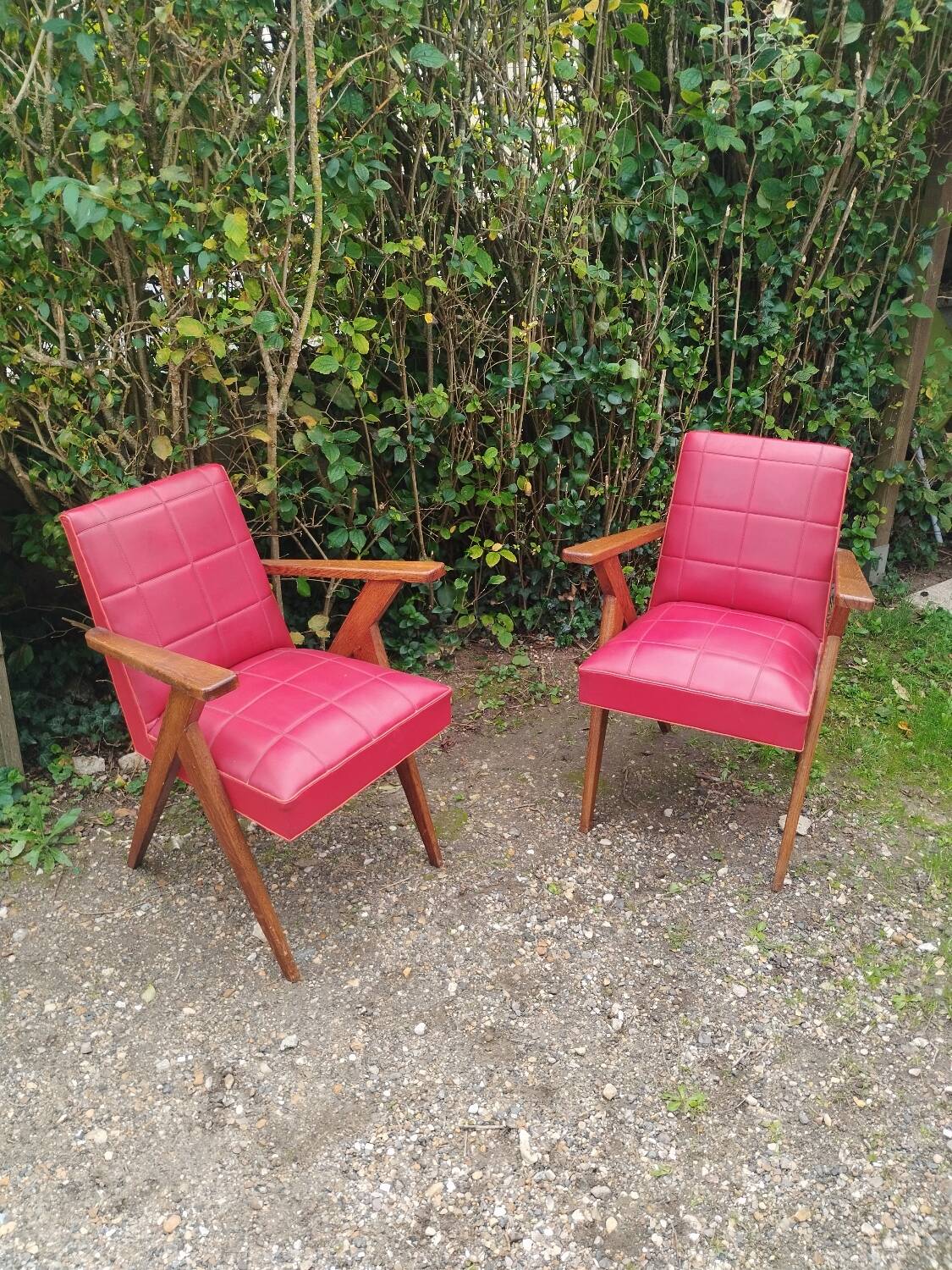 Paire de fauteuils anciens pieds compas