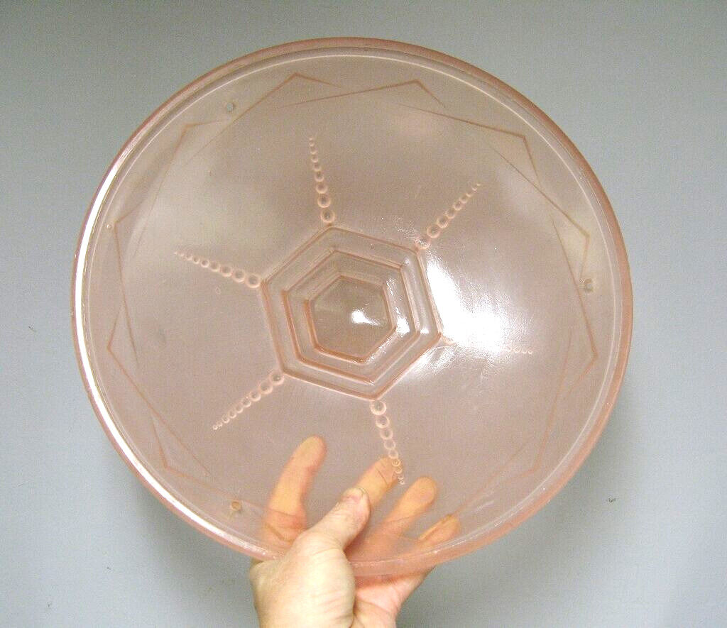 Ceiling lamp chandelier. Art Deco molded glass basin.