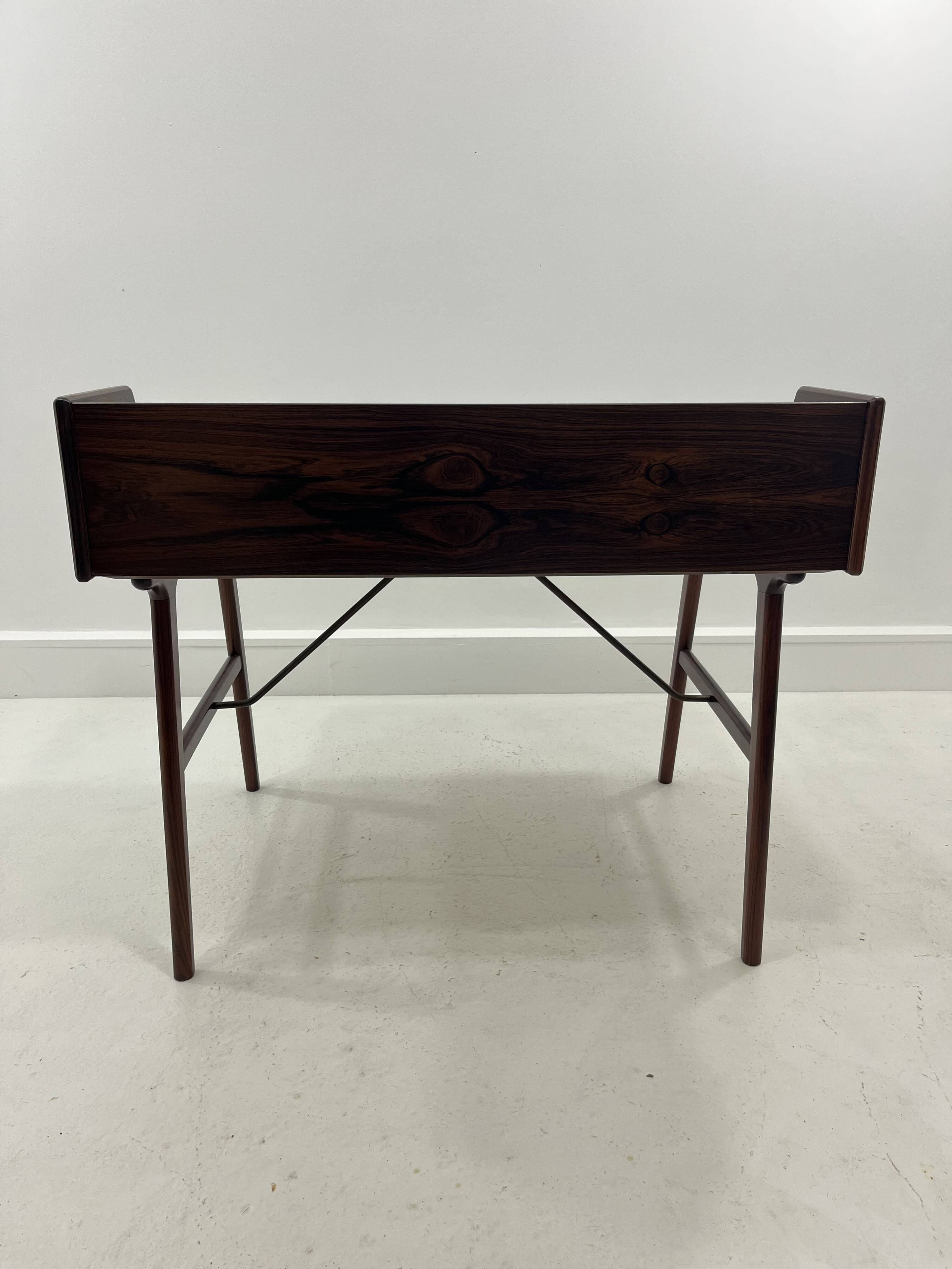 Bureau danois modèle 56 en palissandre par Arne Wahl Iversen pour Vinde Mobelfabrik