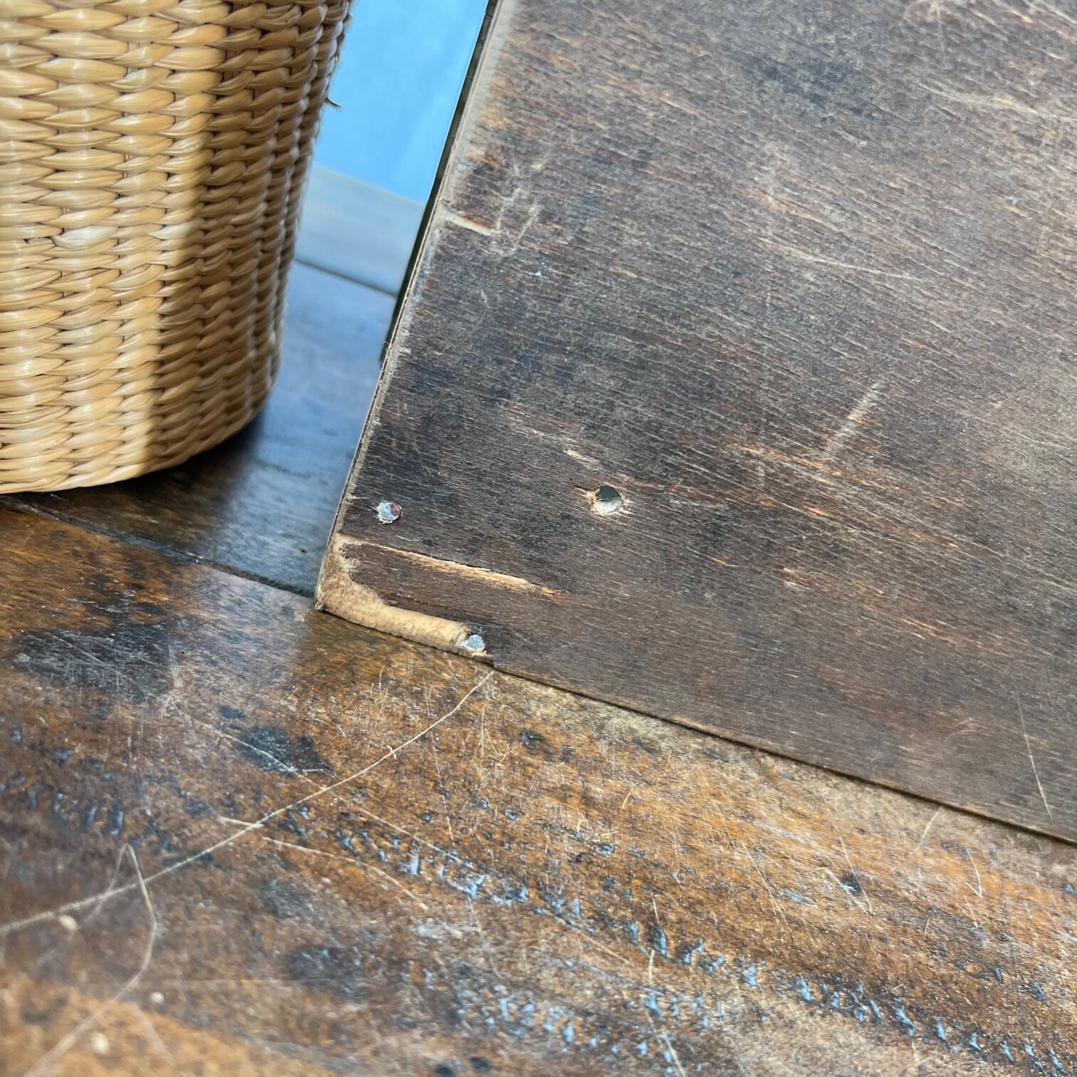 Restaurant wall showcase