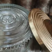 Boîte à biscuits/ bonbonnière ancienne