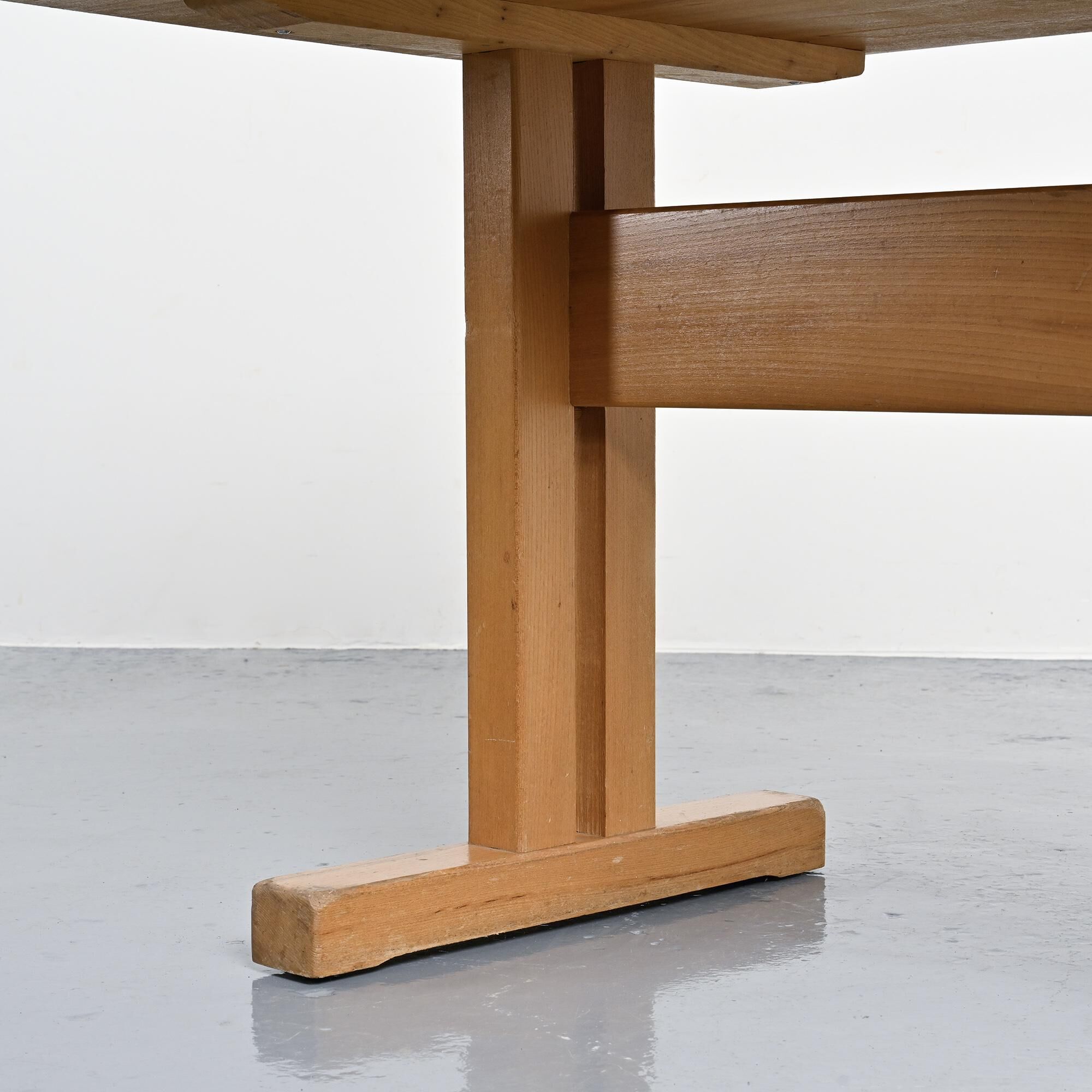 Rectangular table Les Arcs in solid elm
