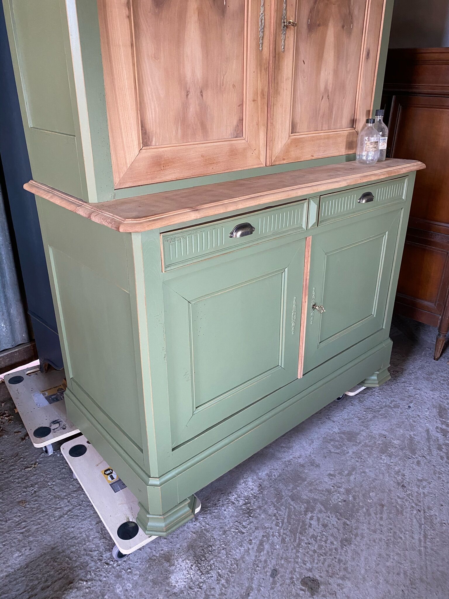 Buffet 2 body restyled in kaki