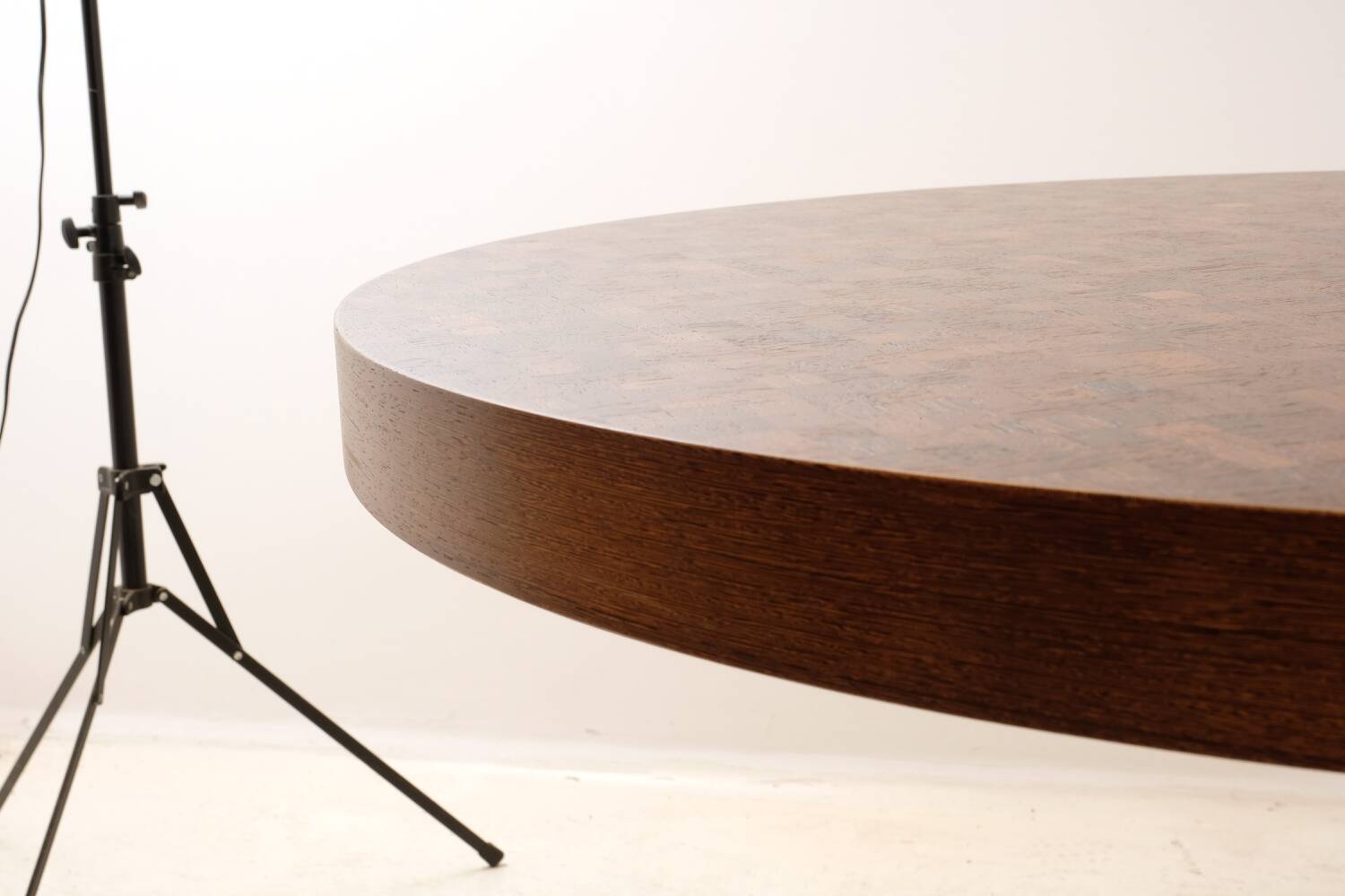 Extendable round table by D. Waeckerlin 1970