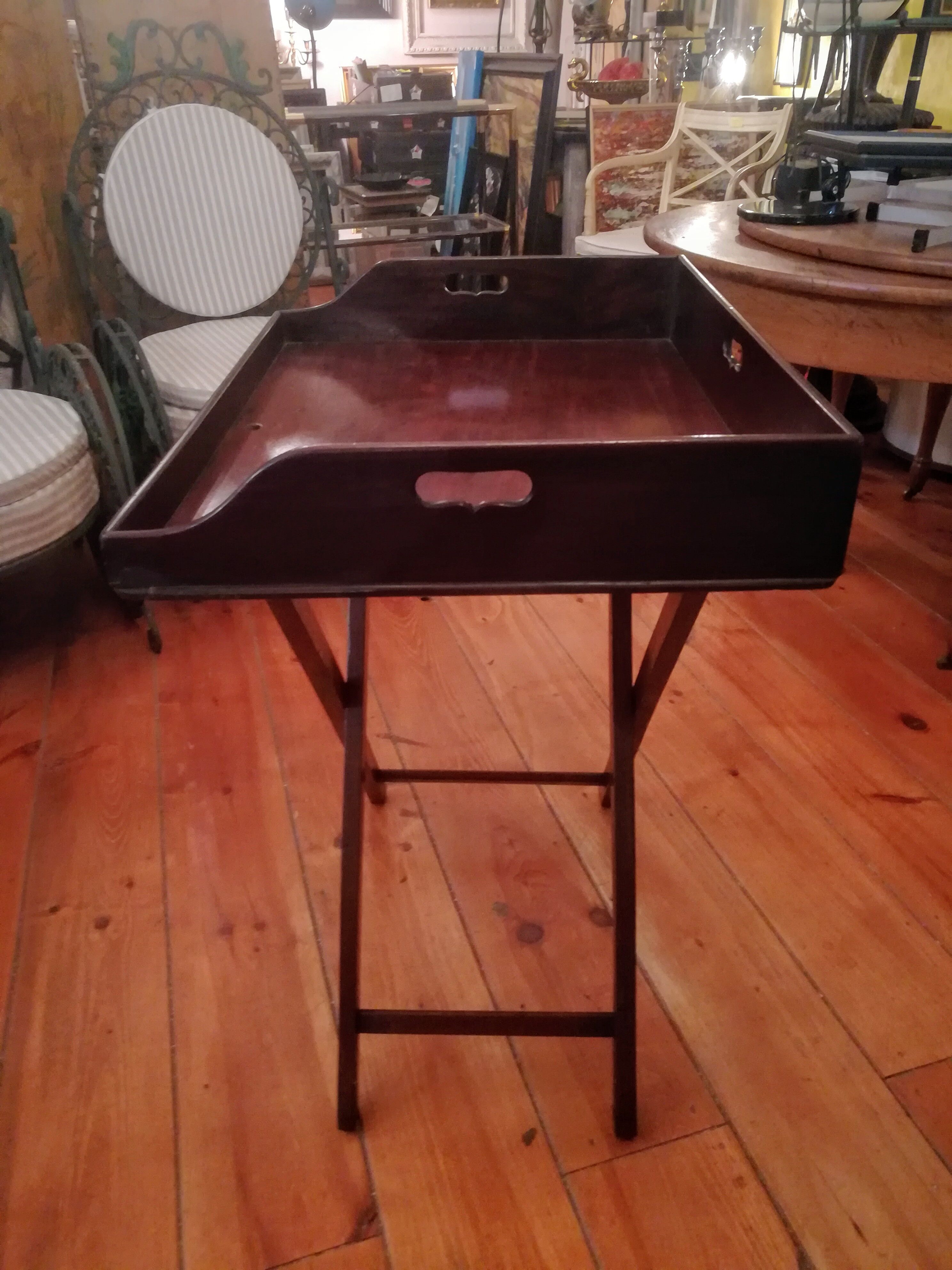 Mahogany butler folding table