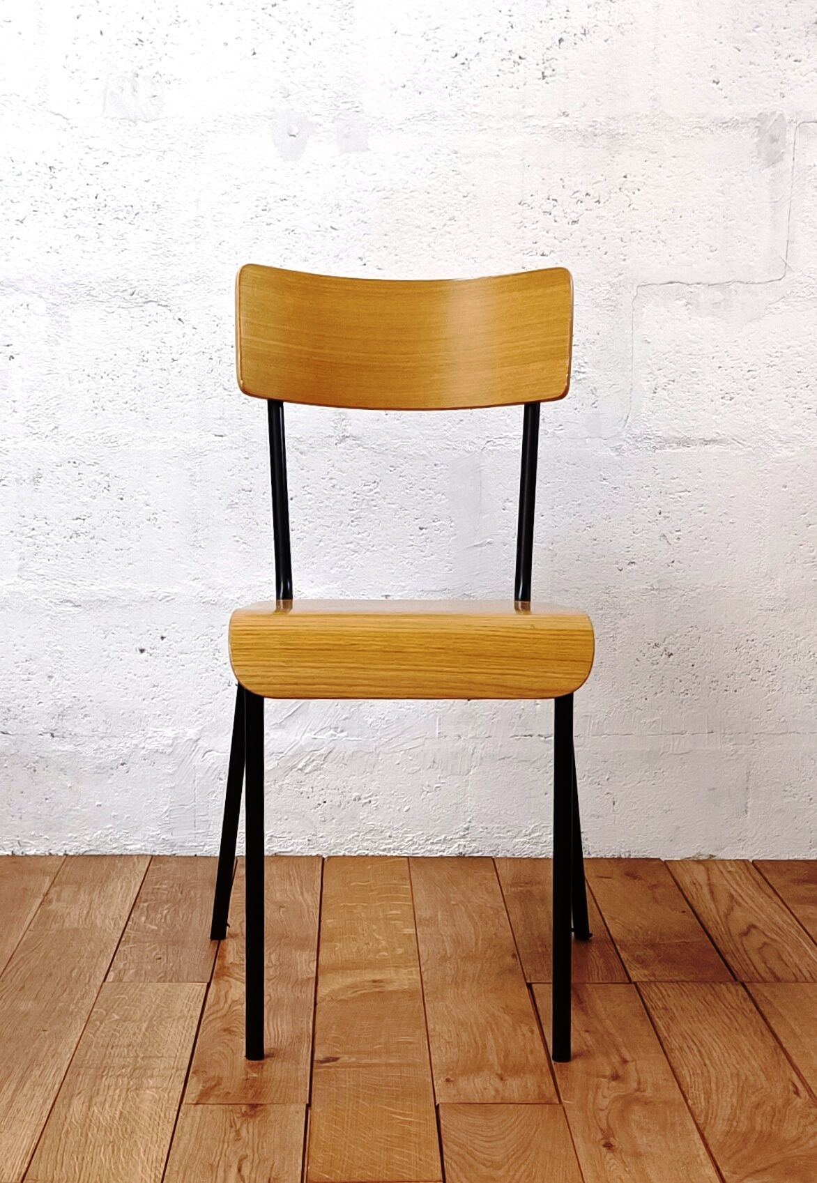 Chaise vintage d'écolier