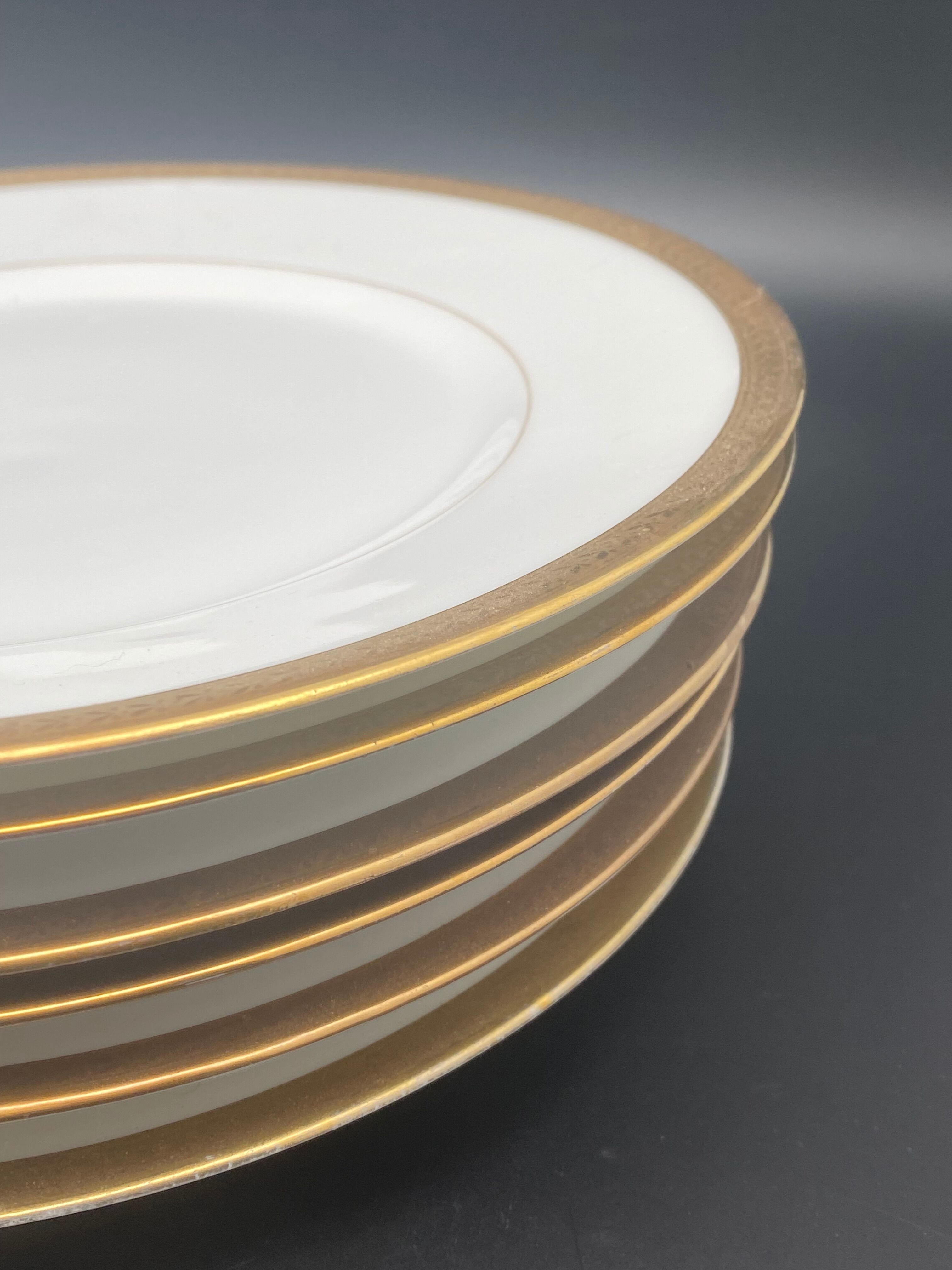 Limoges porcelain flat plates and gilding