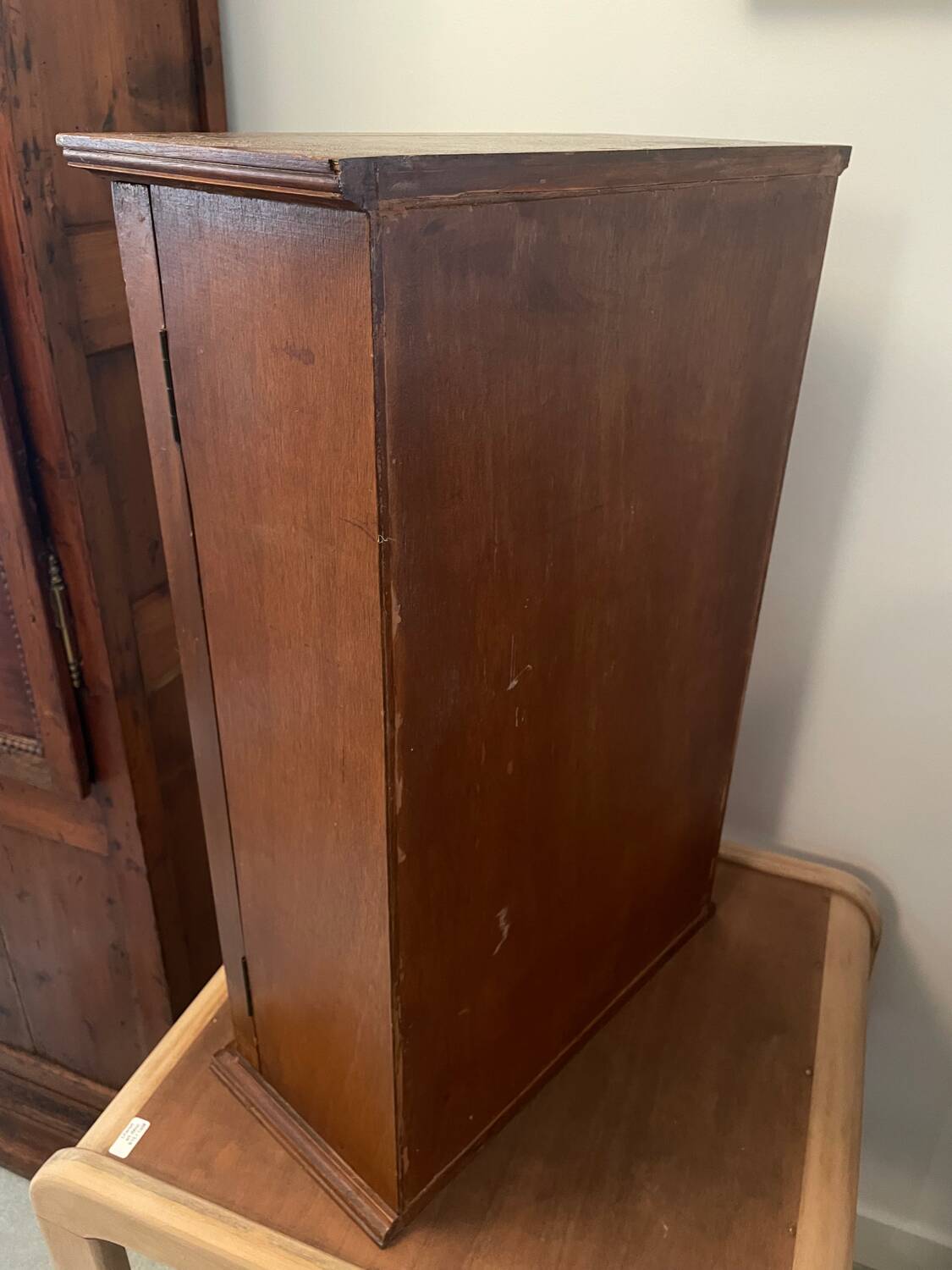 Marine style shelf cabinet