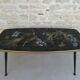 Table basse des années 50, décor oiseaux tropicaux