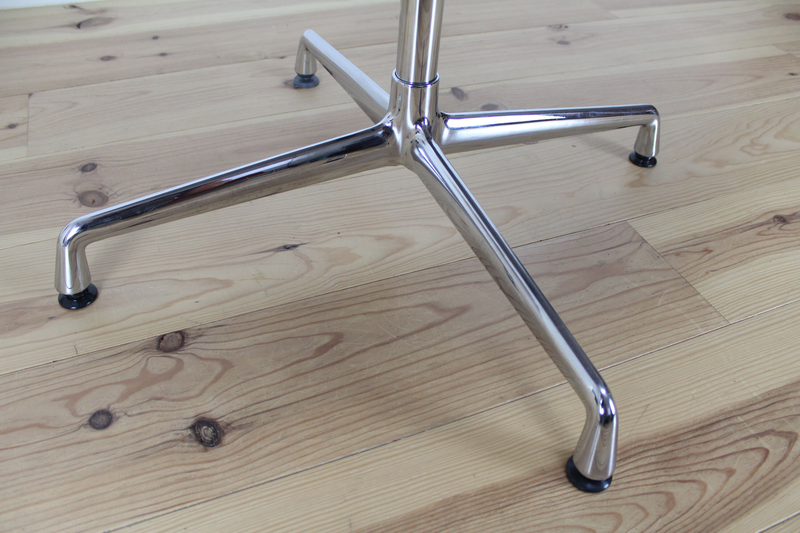 Table by Ray & Charles Eames for Vitra