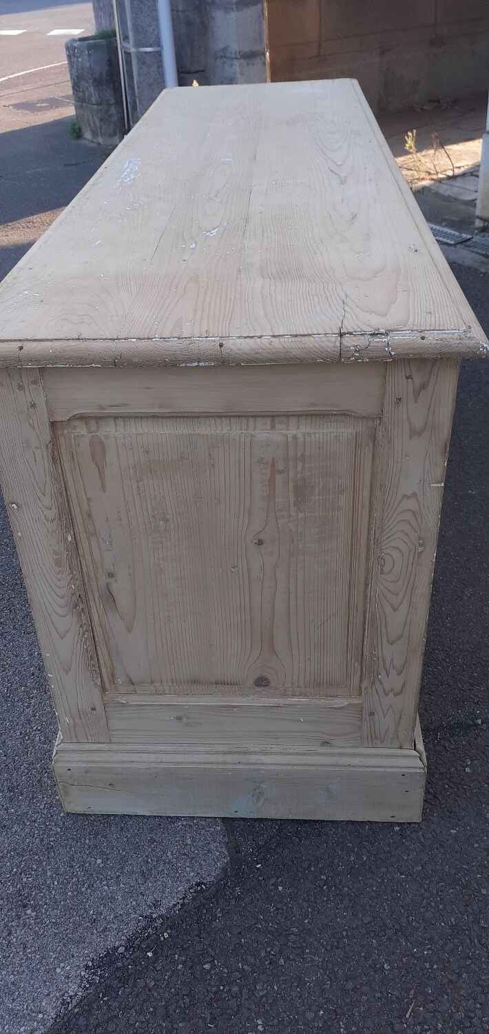 Counter trade furniture